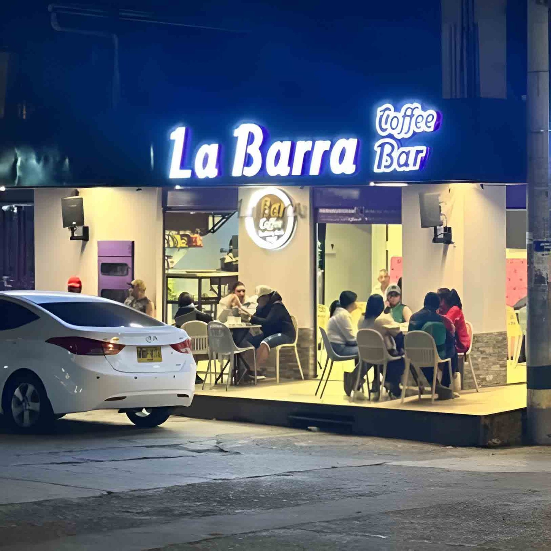 black and white bed linen