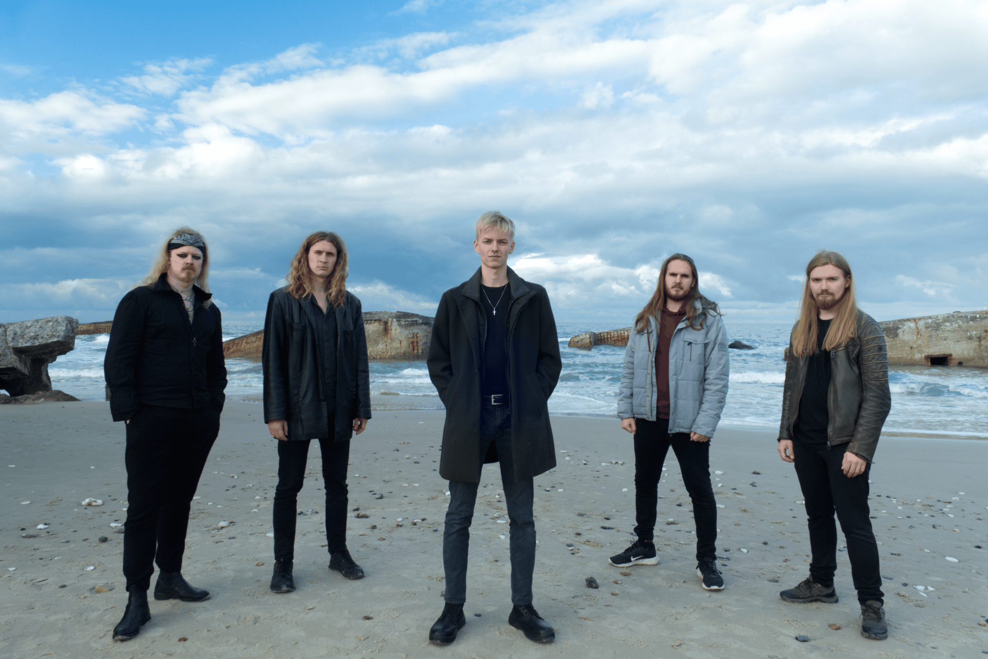 black and white bed linen