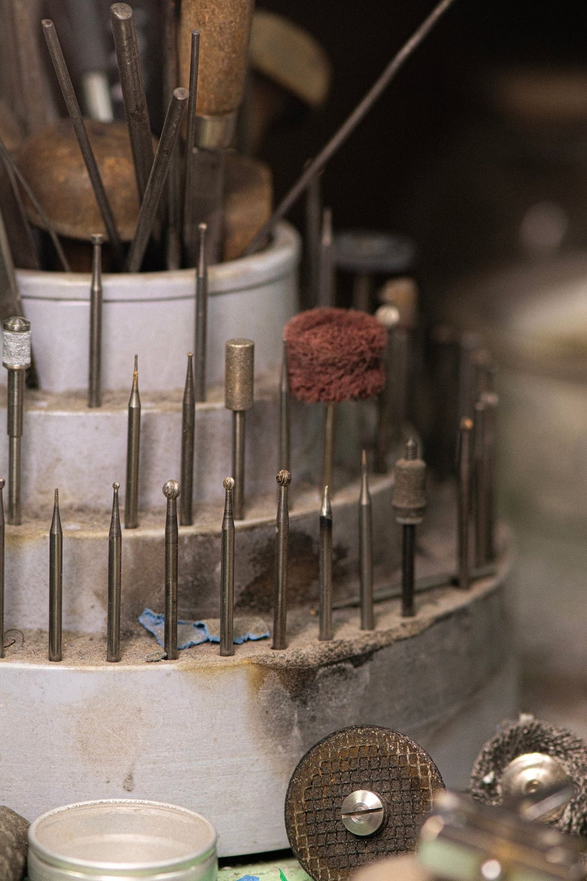 black and white bed linen