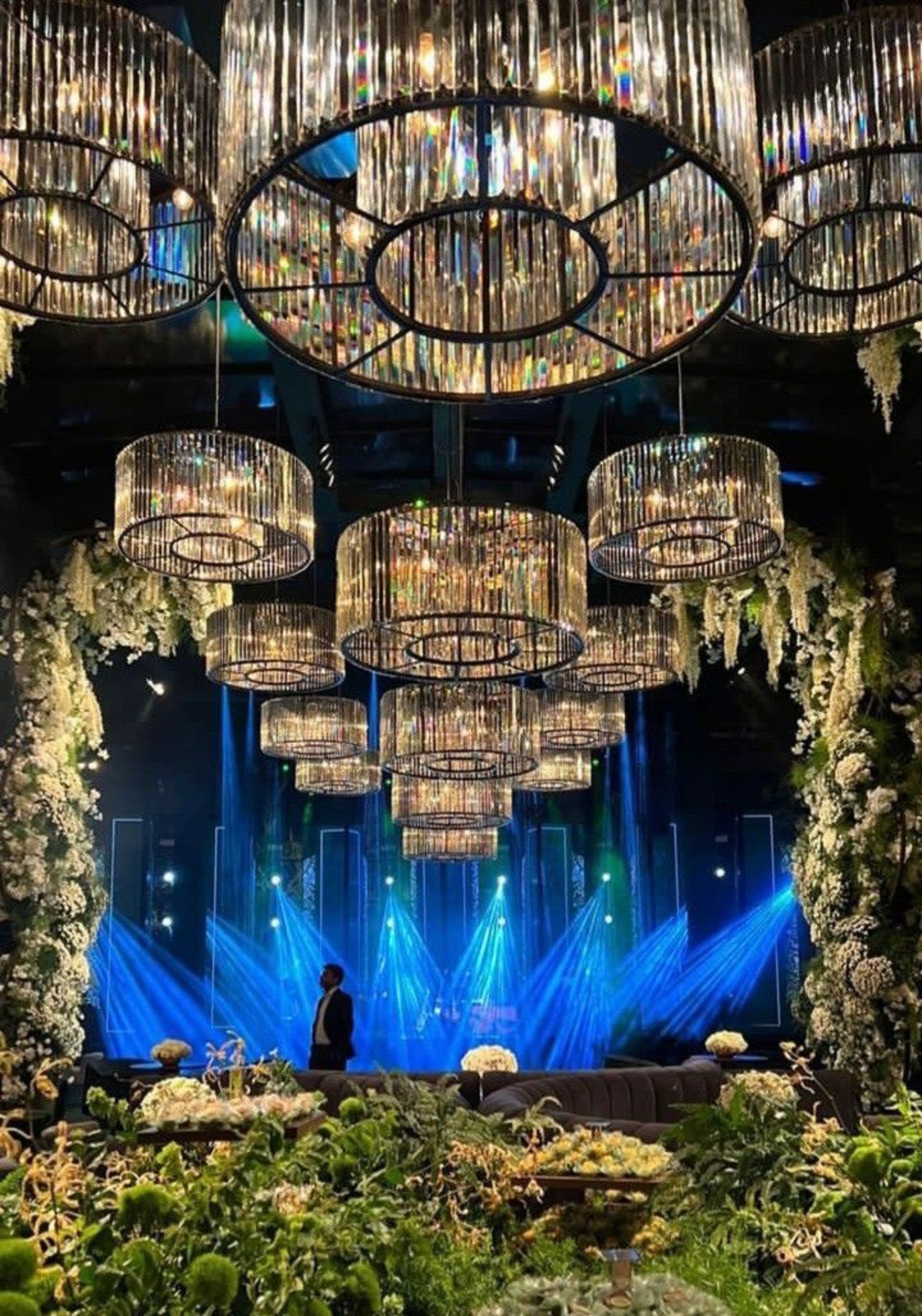 black and white bed linen