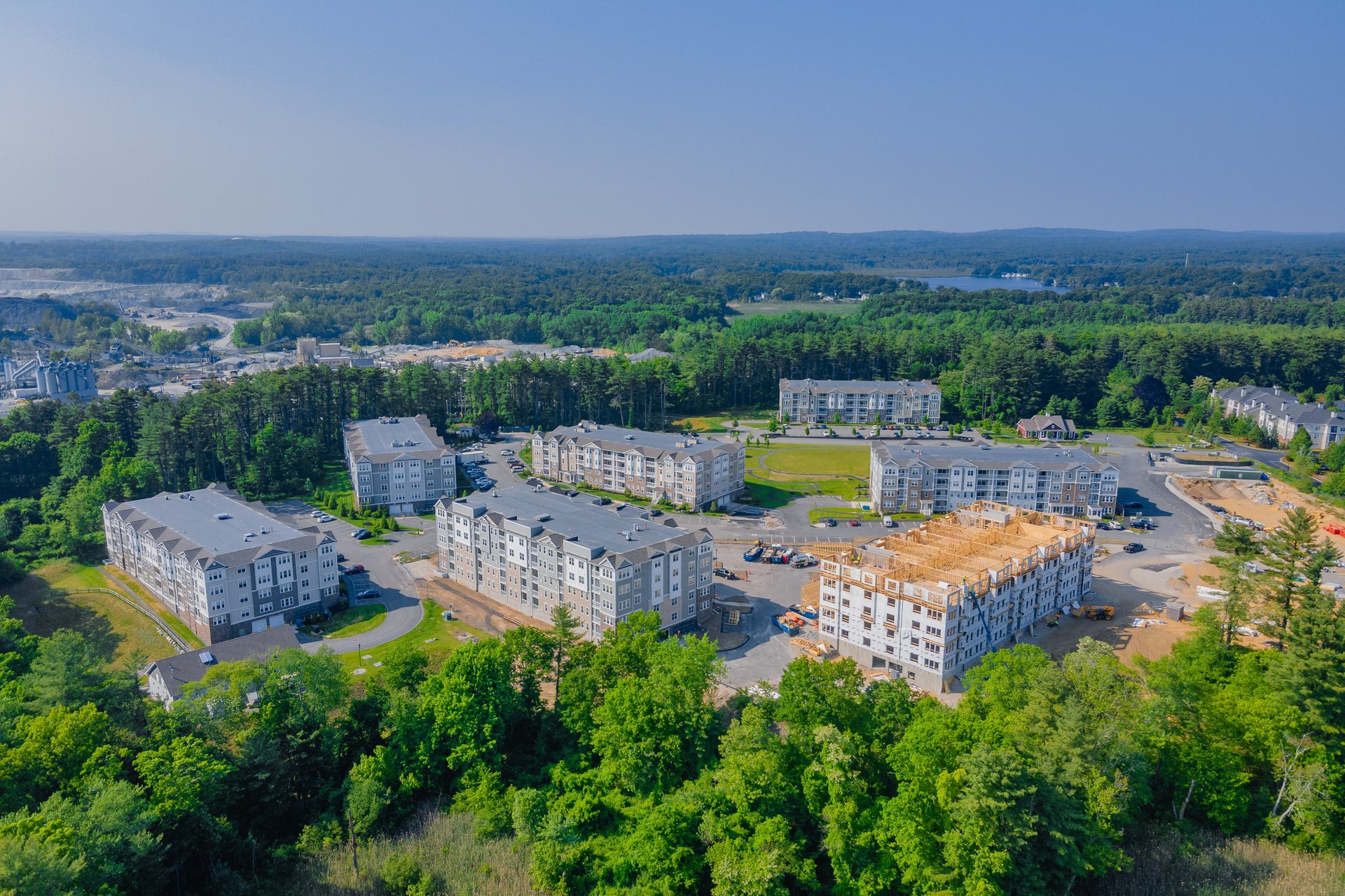 black and white bed linen