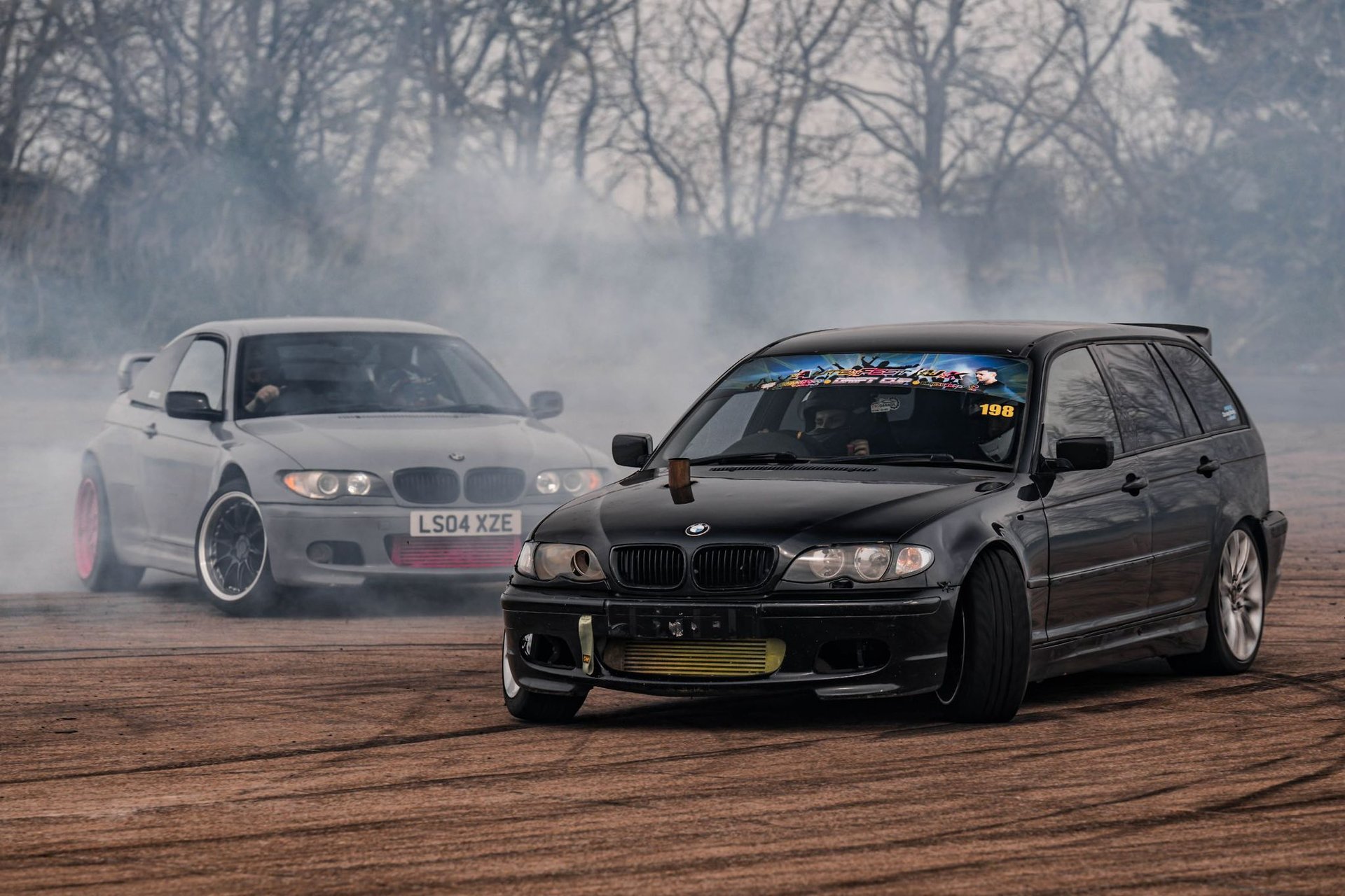 black and white bed linen
