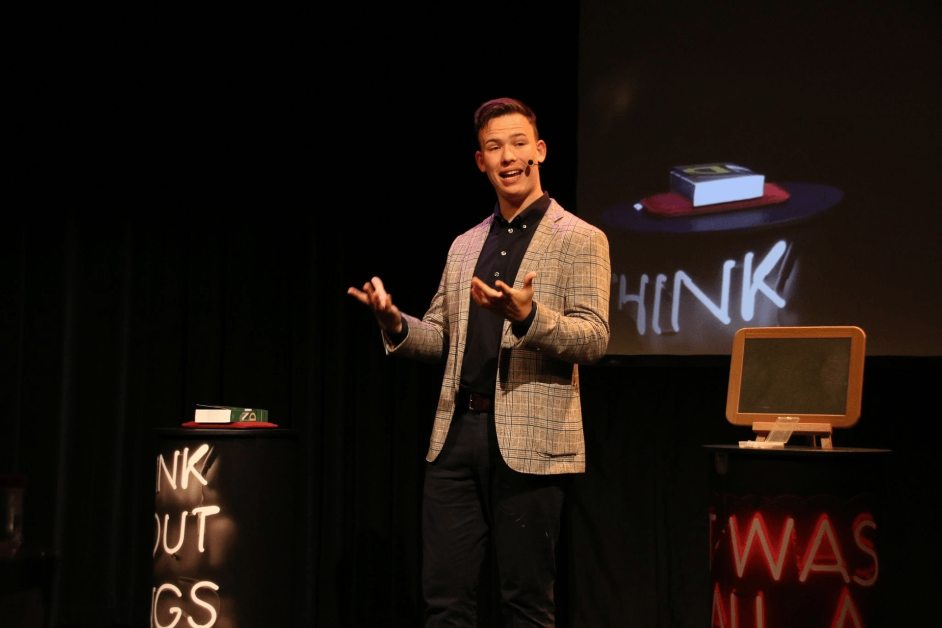 black and white bed linen