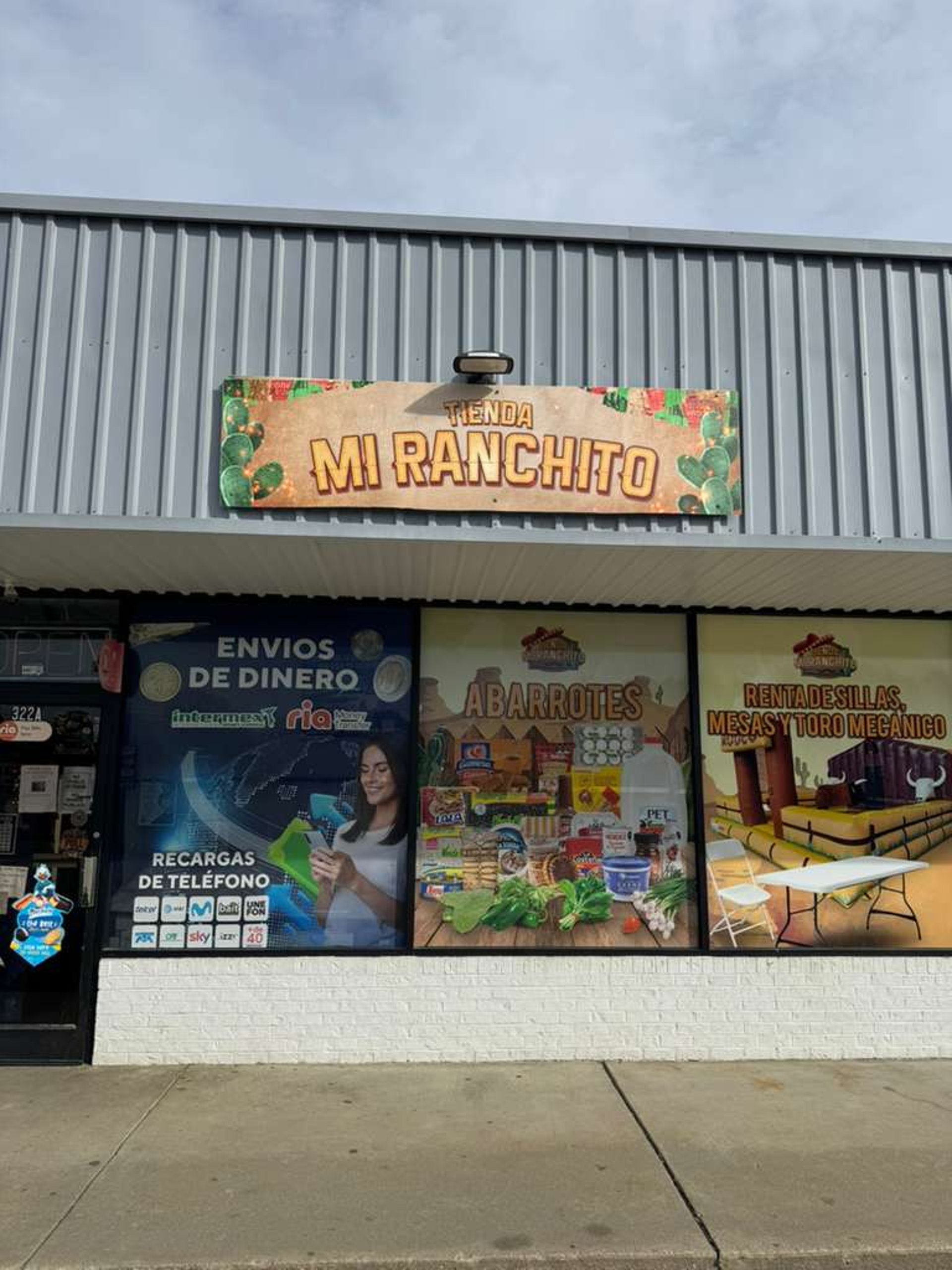 gray computer monitor