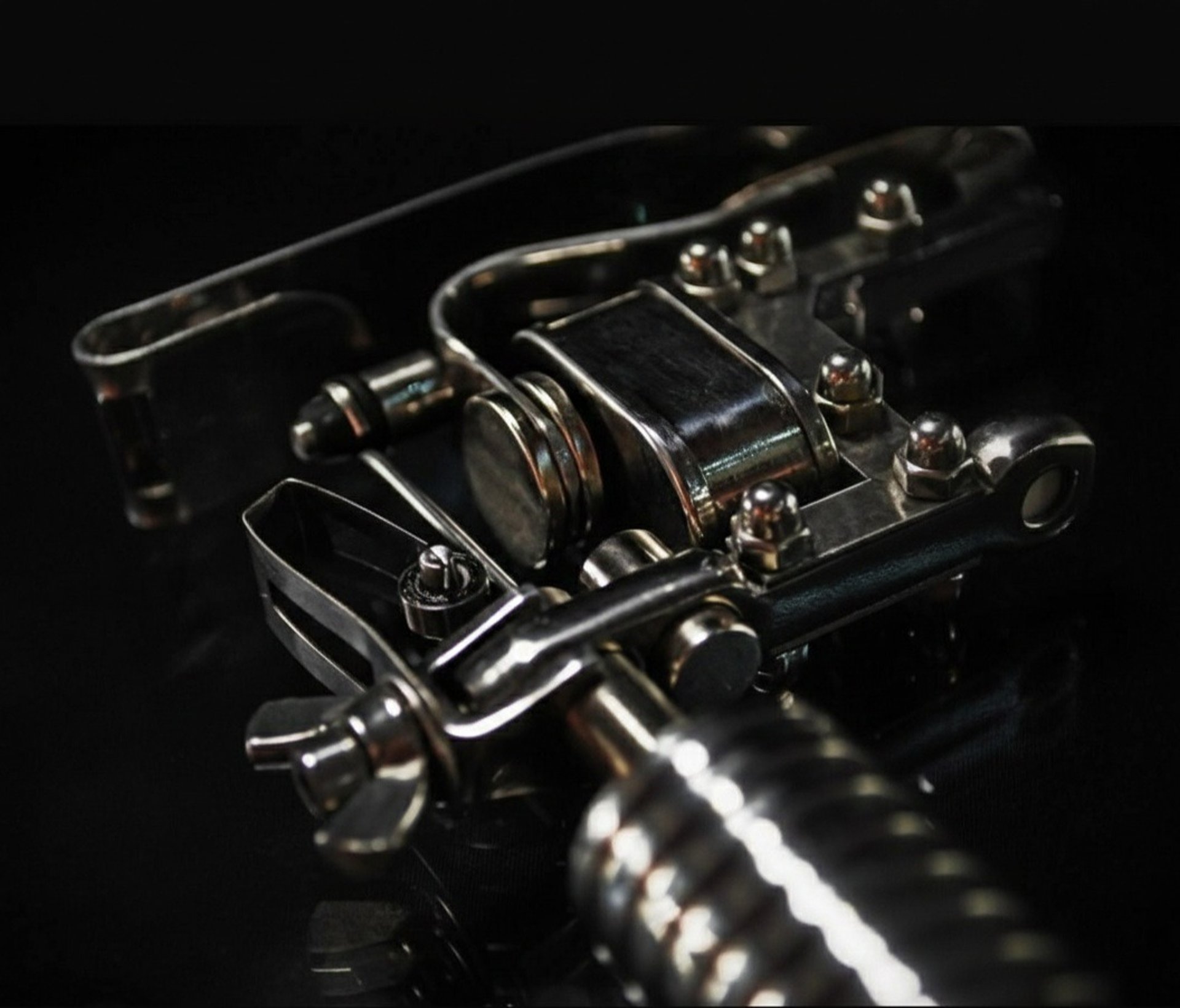 black and white bed linen