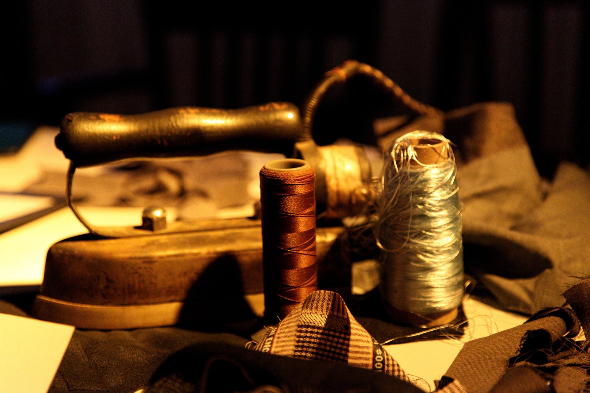 black and white bed linen