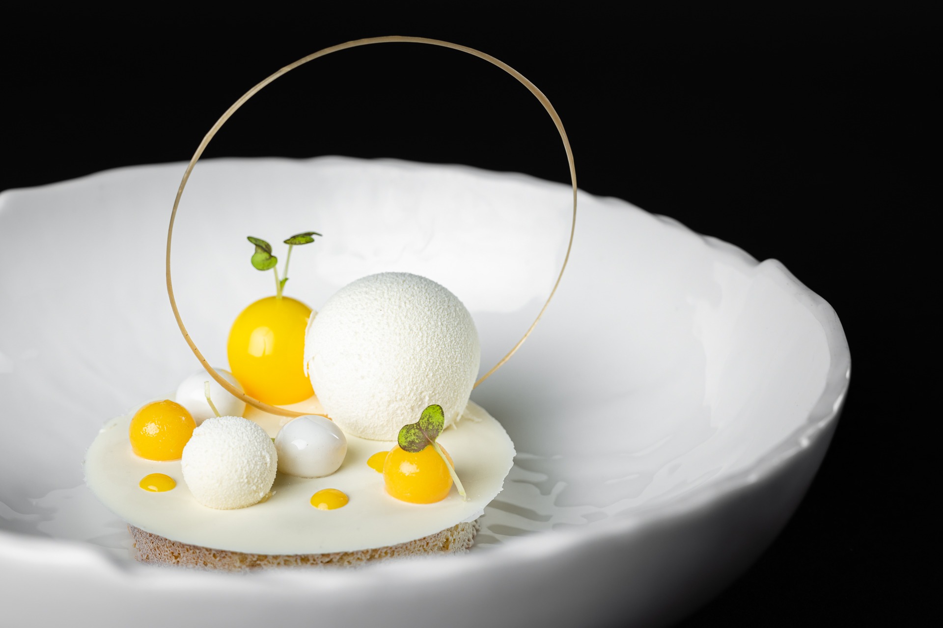 black and white bed linen