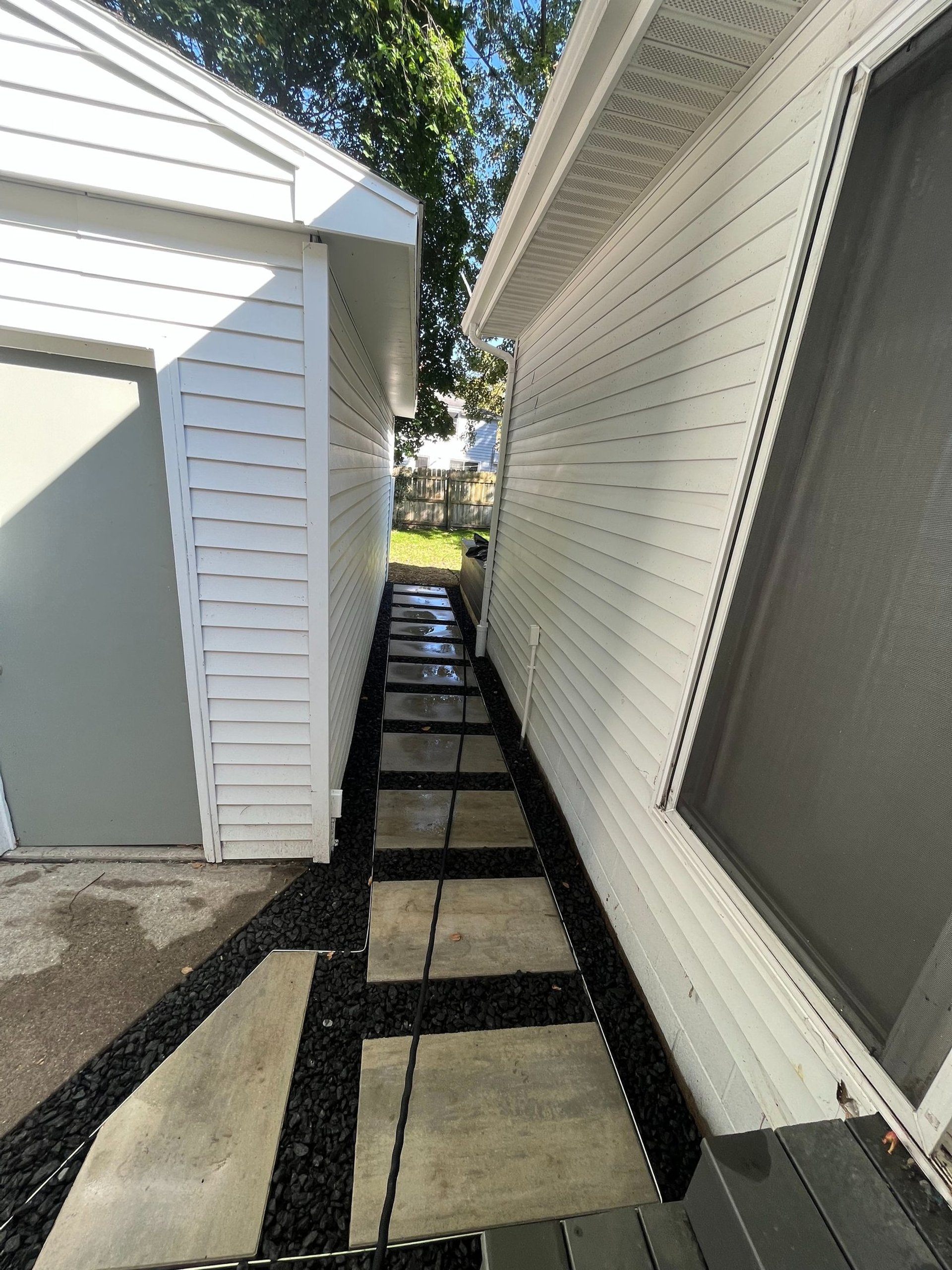 black and white bed linen