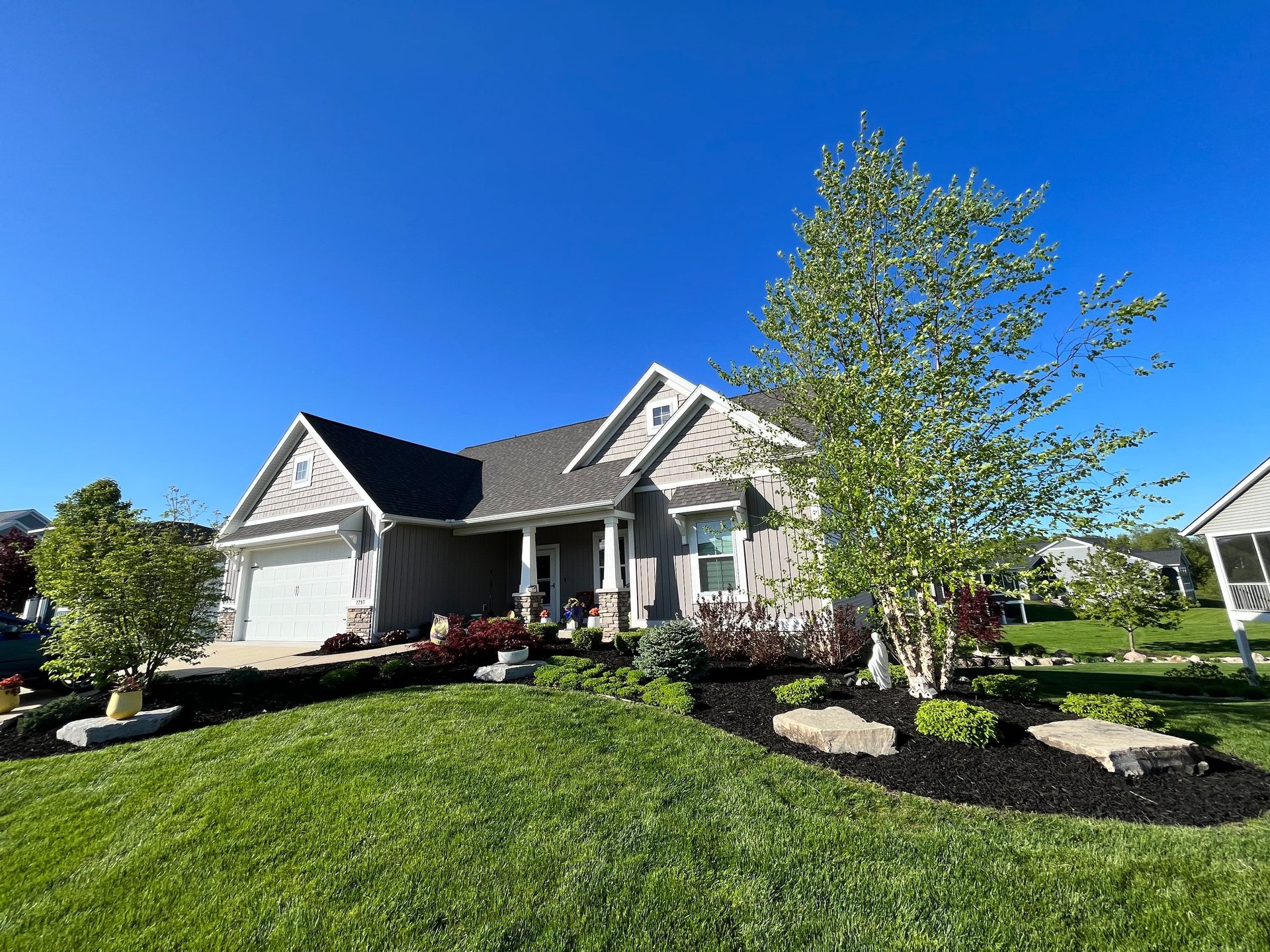 black and white bed linen