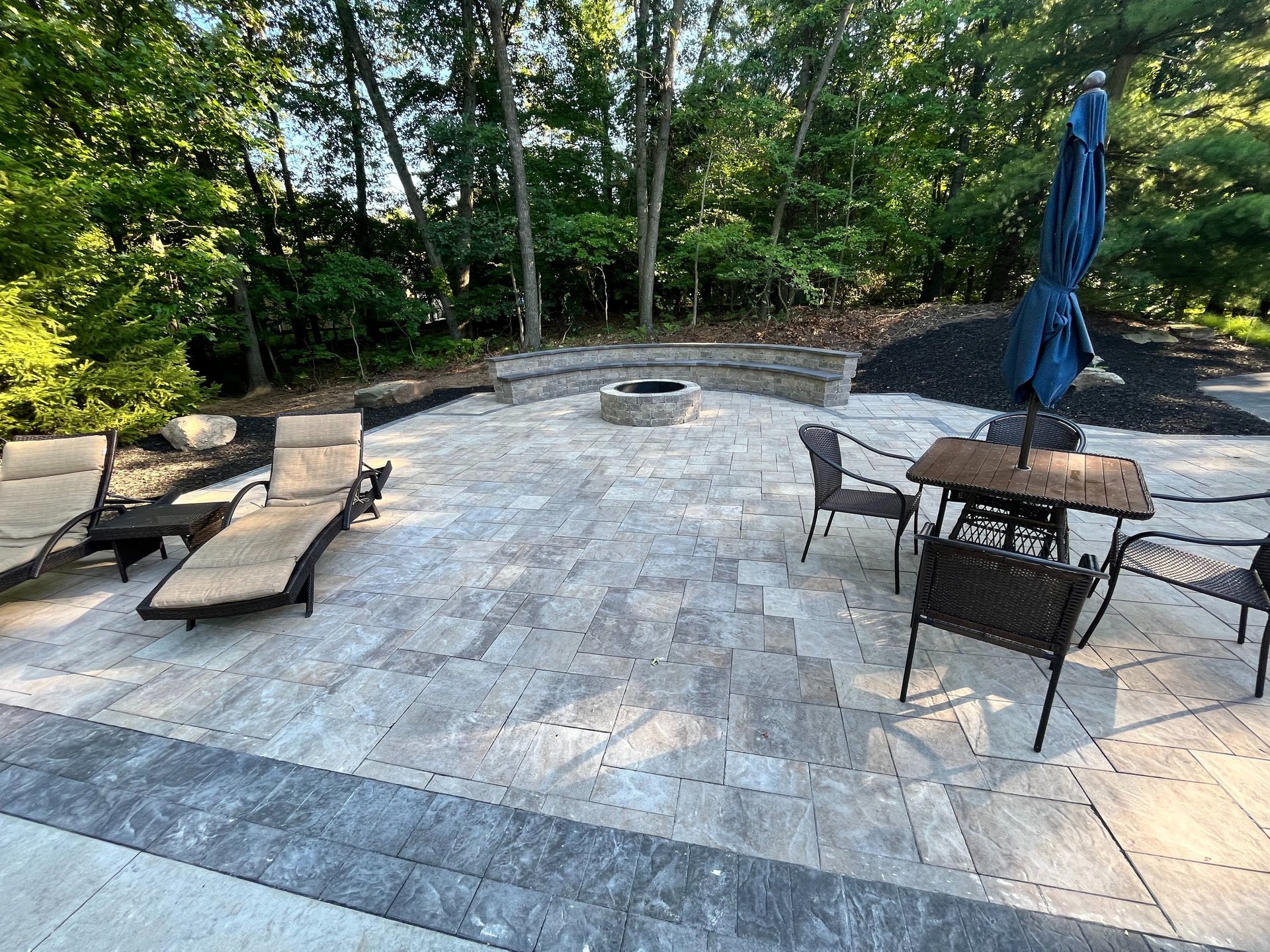 black and white bed linen