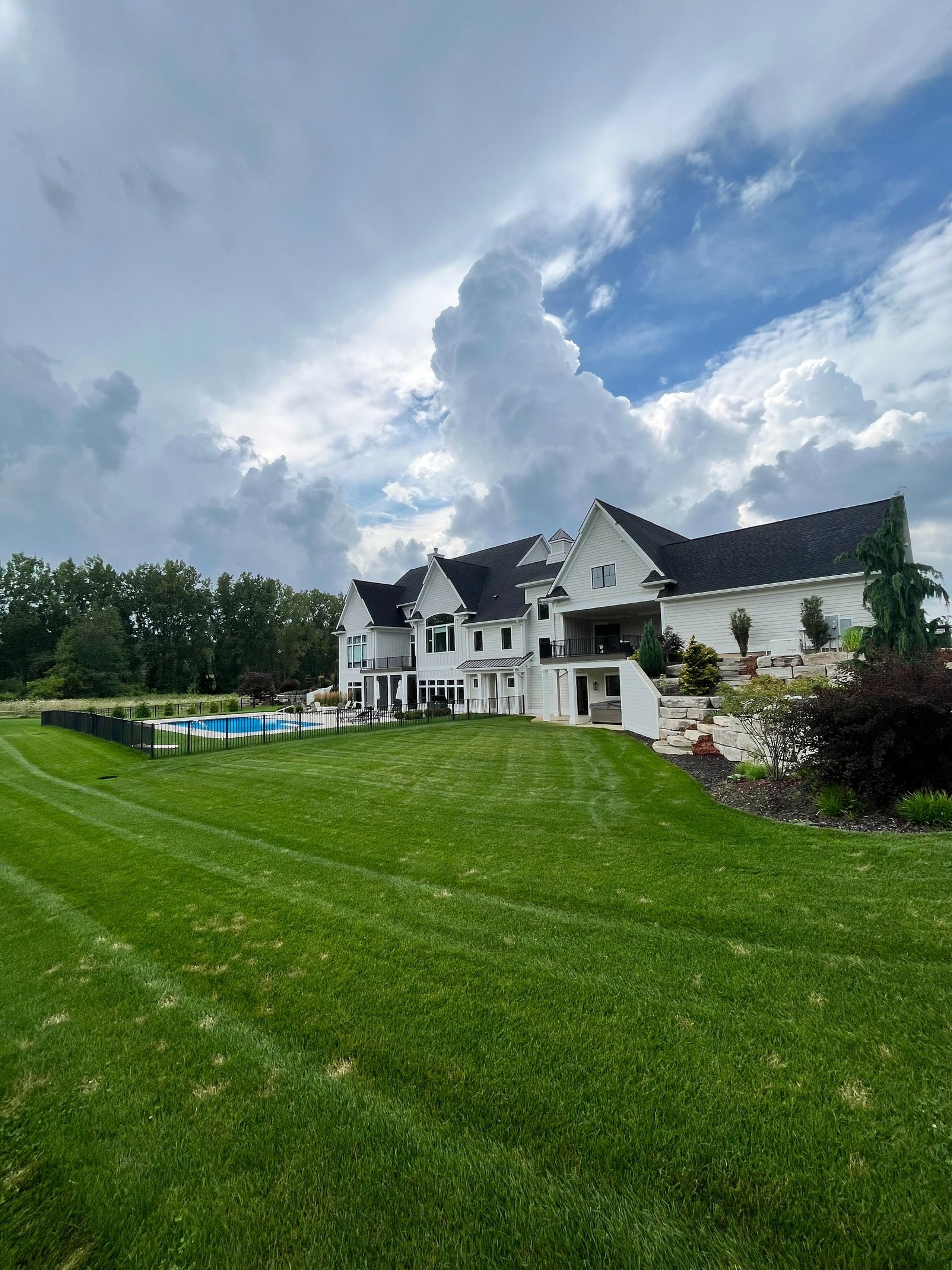 black and white bed linen