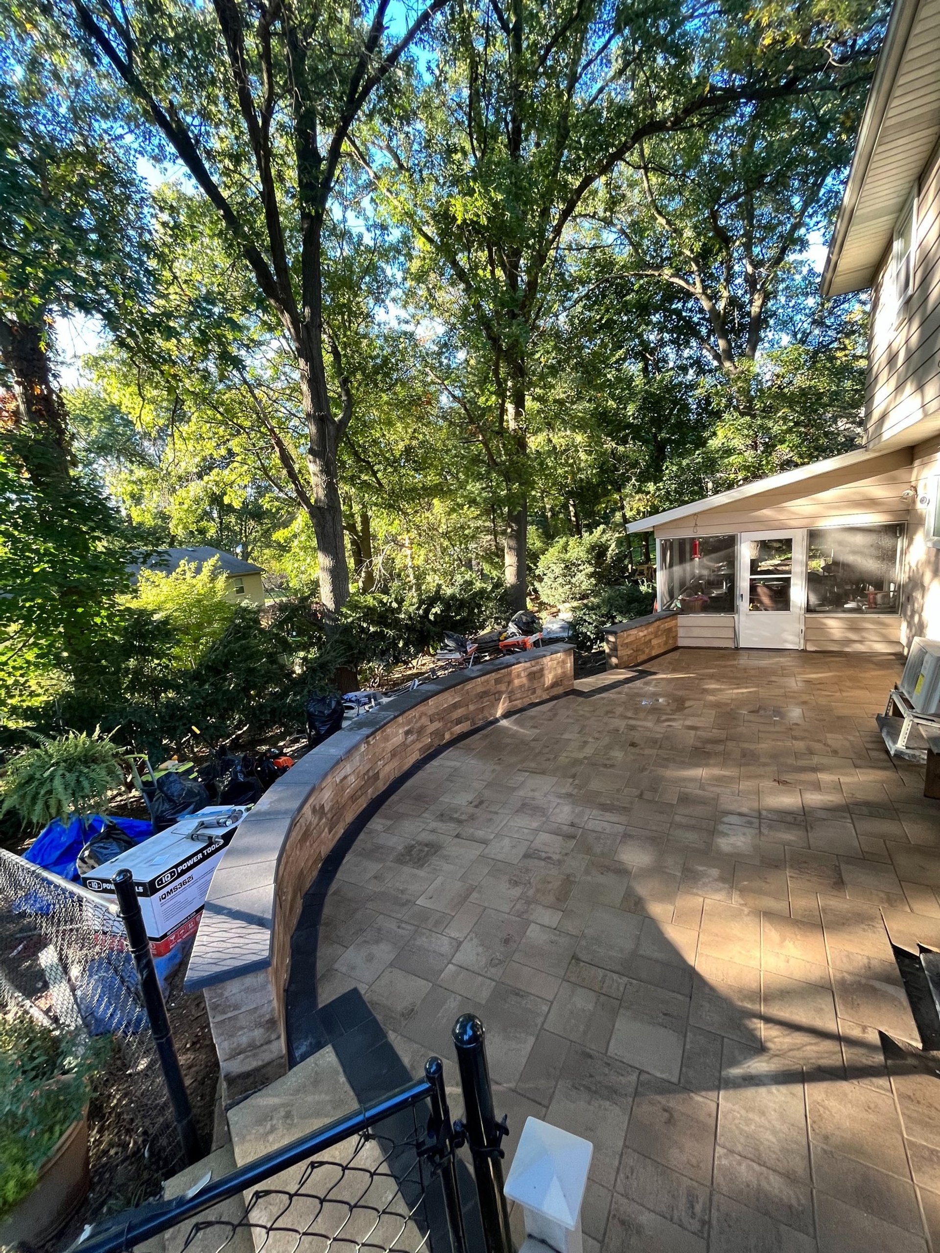 black and white bed linen