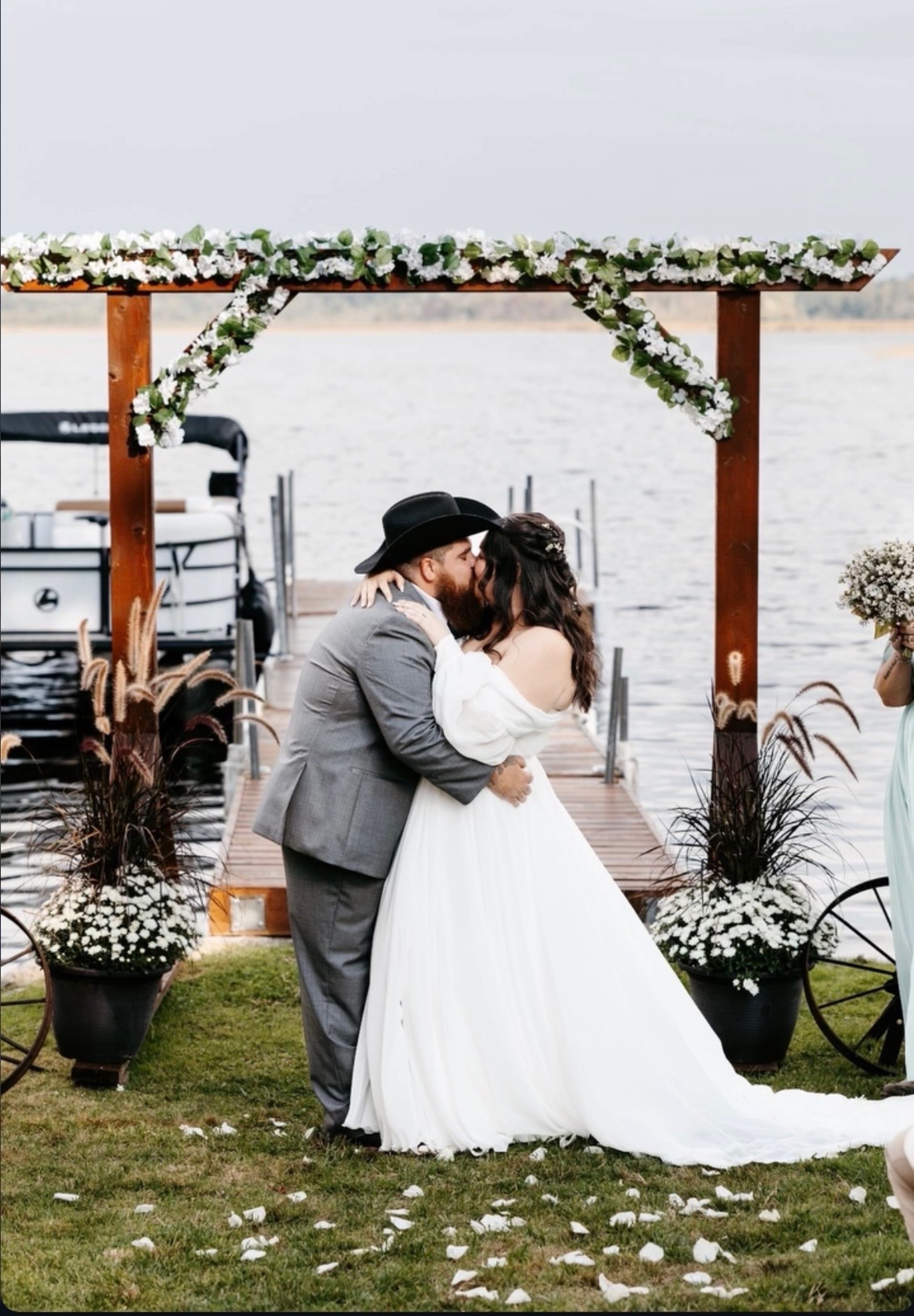black and white bed linen