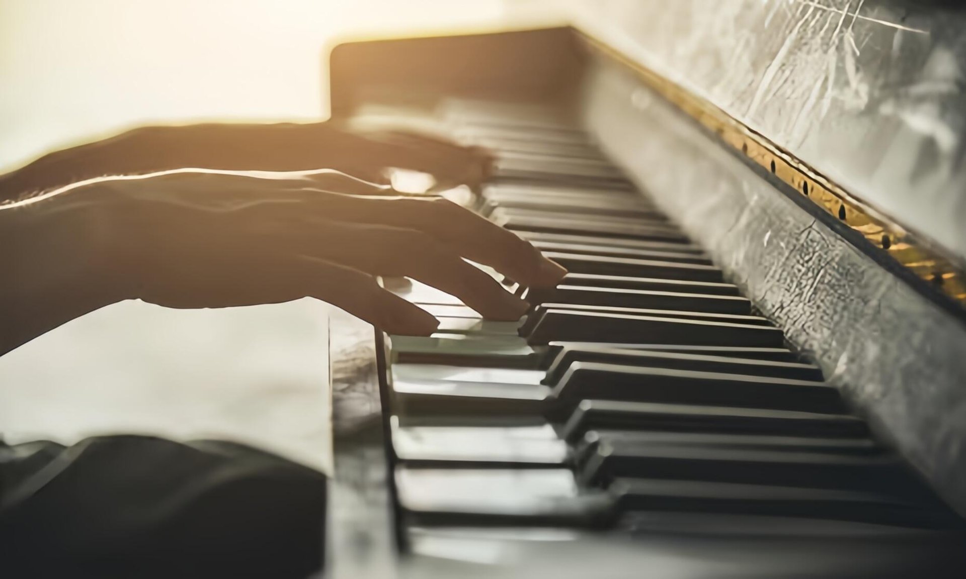 gray computer monitor