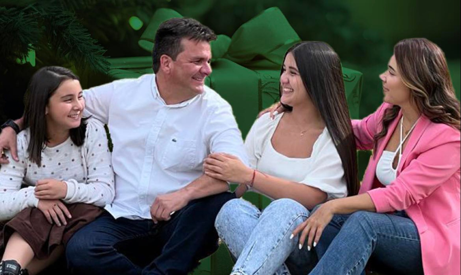 gray computer monitor