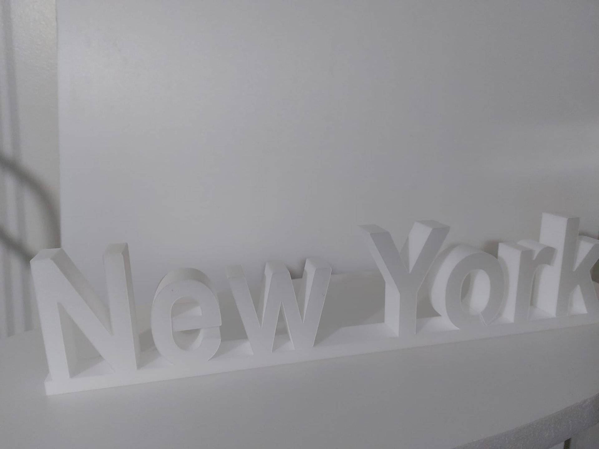 gray computer monitor