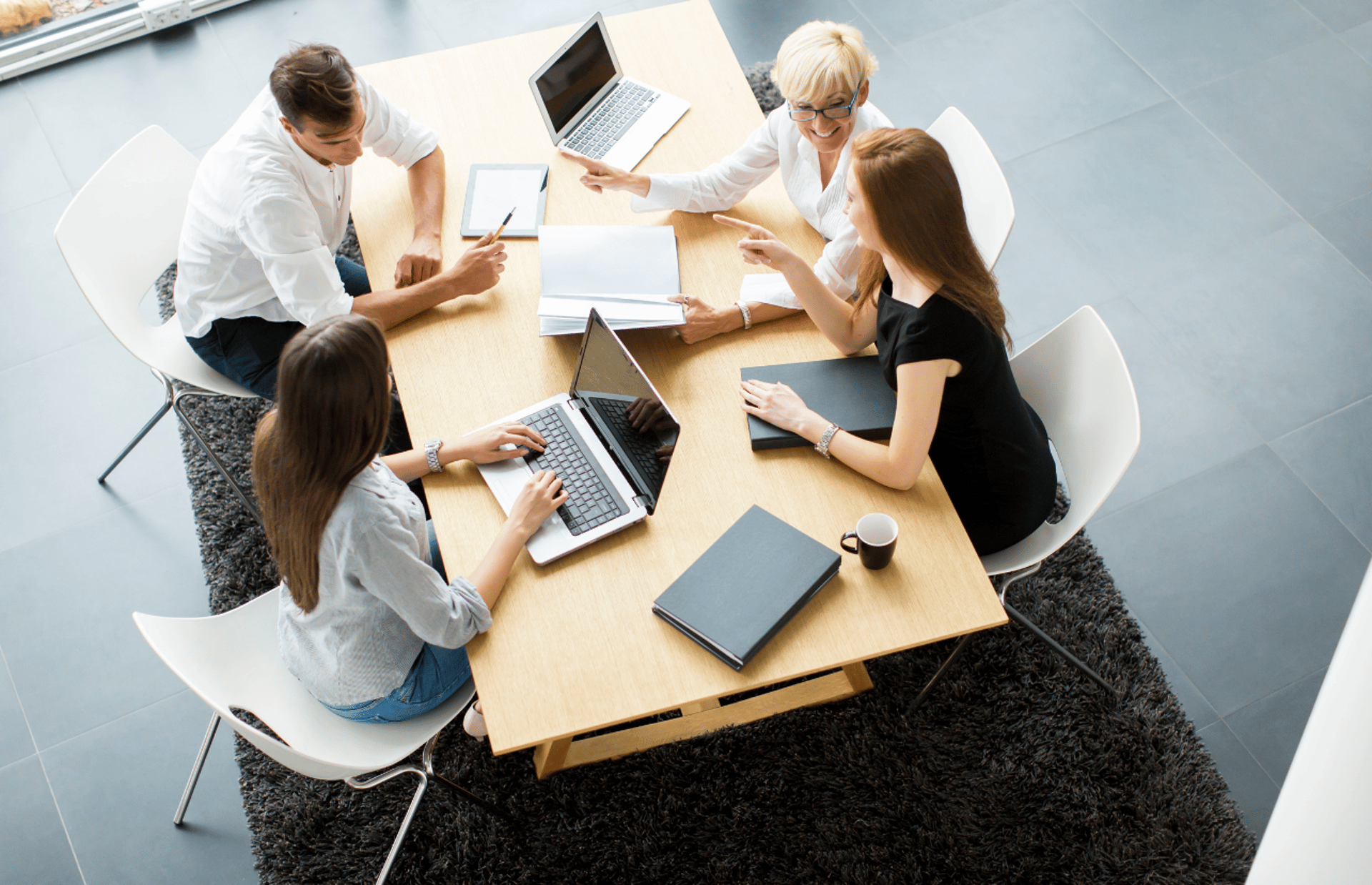 black and white bed linen