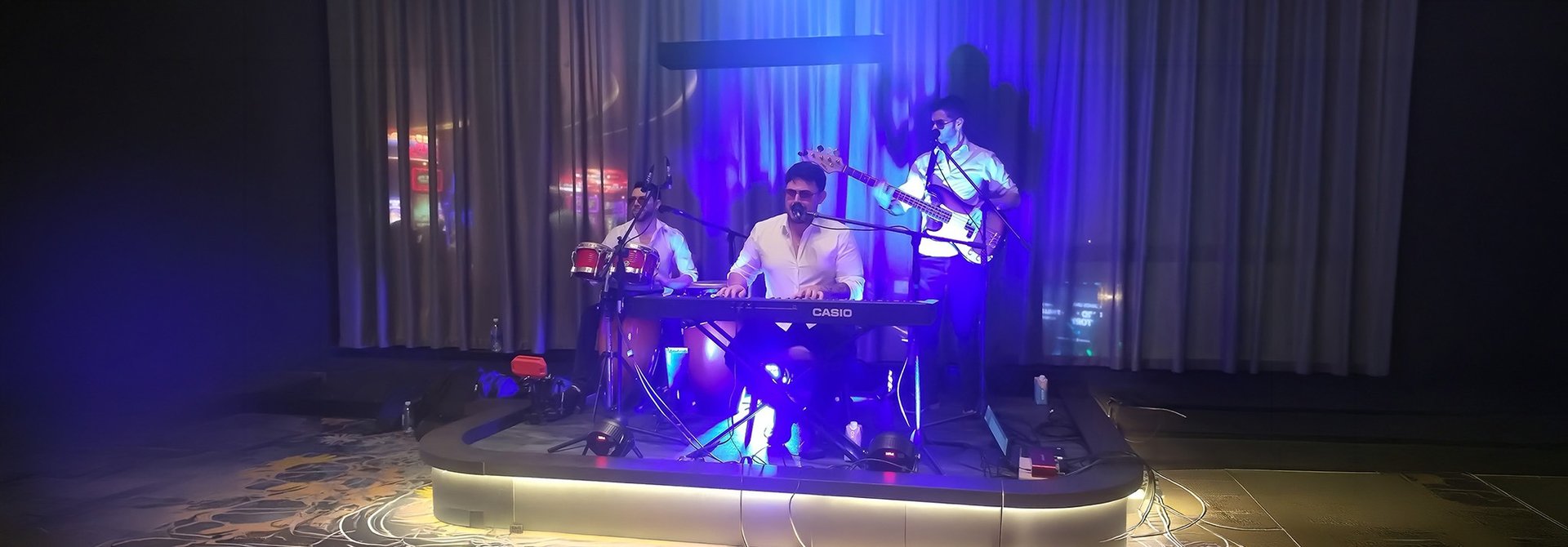 black and white bed linen