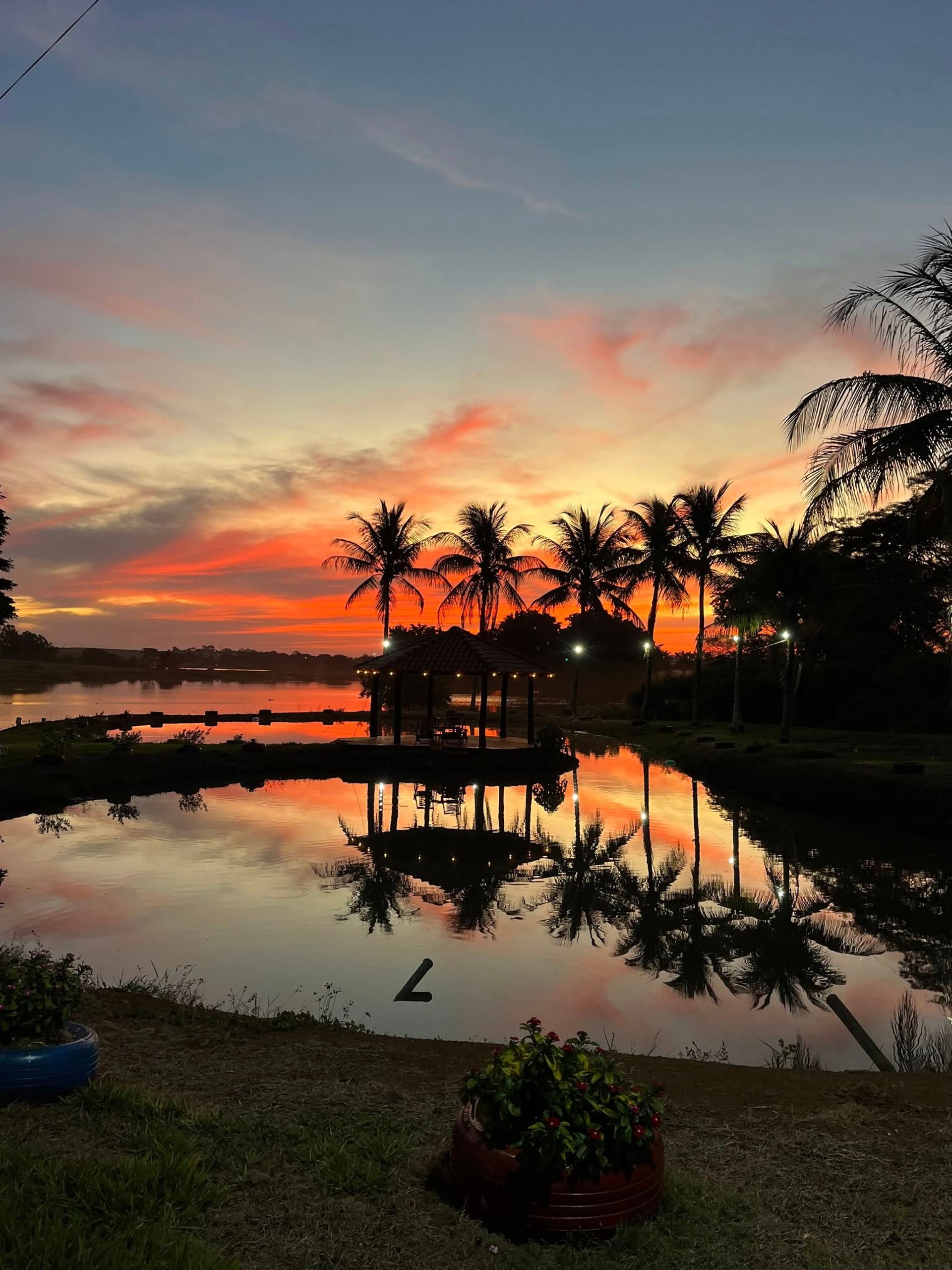 Por do Sol area externa, piscina e rio do Rancho do Neneco - Rancho para alugar em Miguelópolis SP