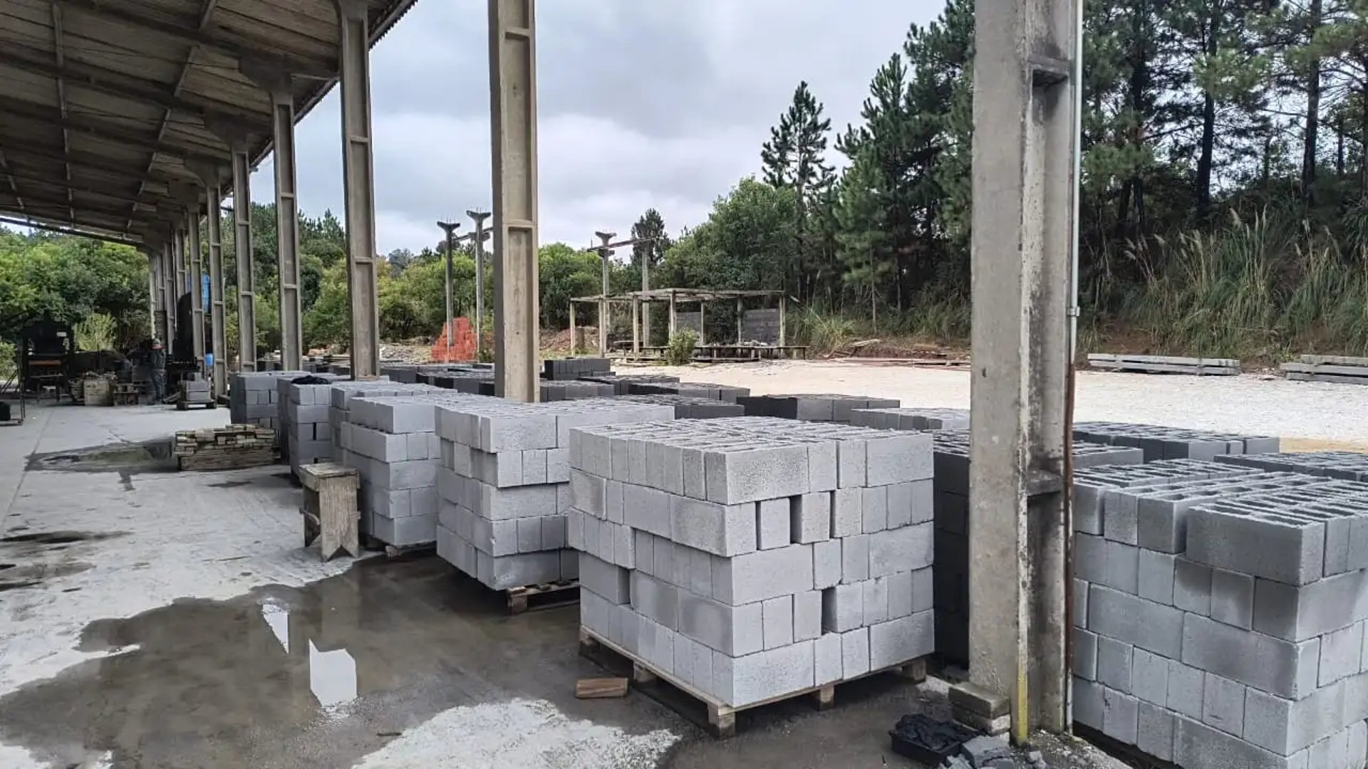 black and brown leather padded tub sofa