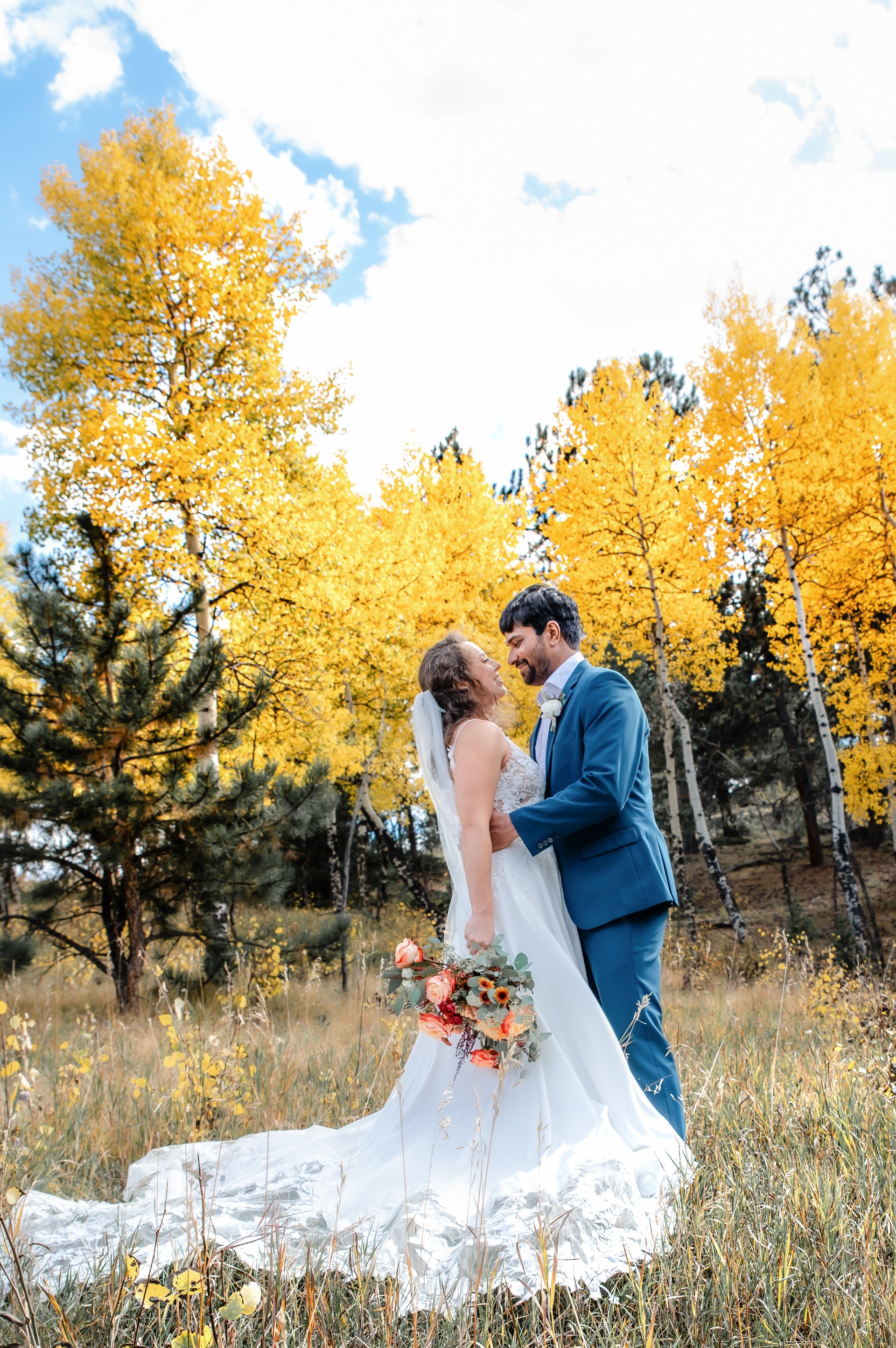 gray computer monitor