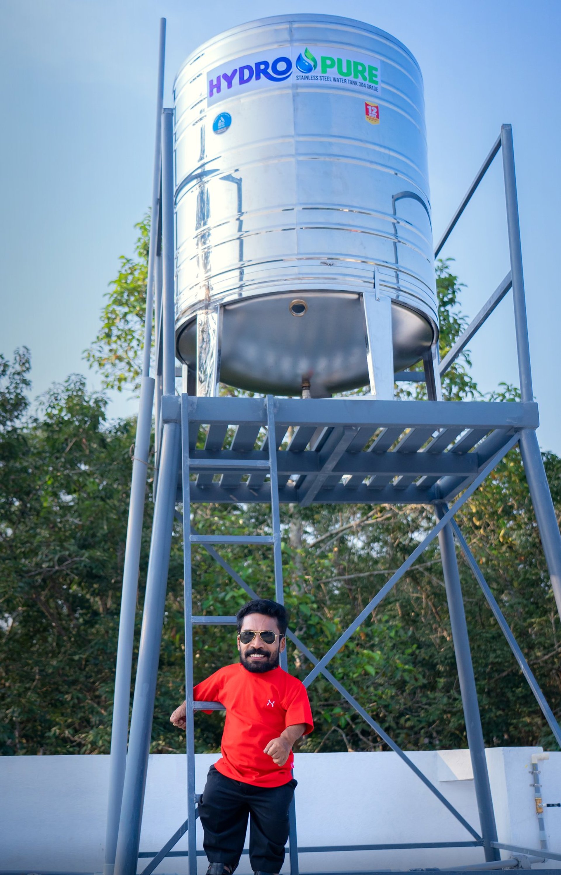 black and brown leather padded tub sofa