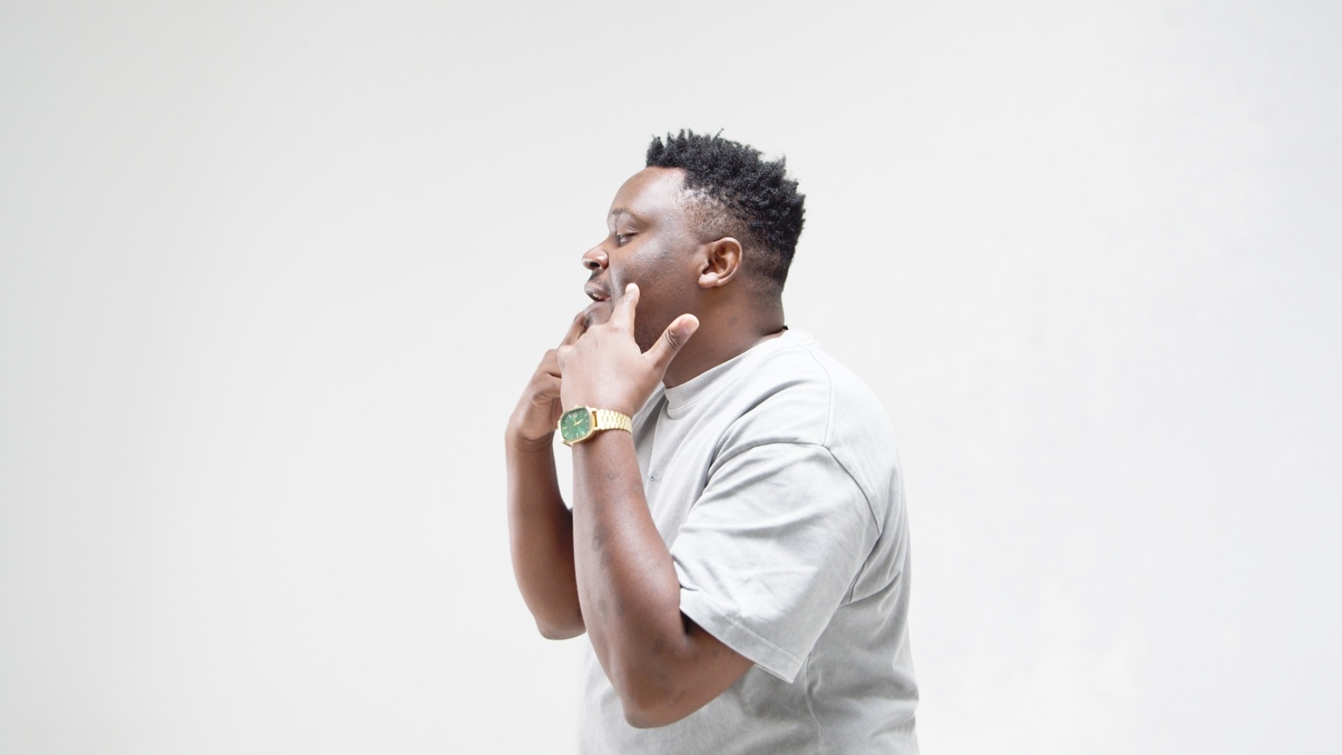 Sam Mjura performing in Wabwino by Paul Clement, filmed by camera operator Daniel da Trindade.