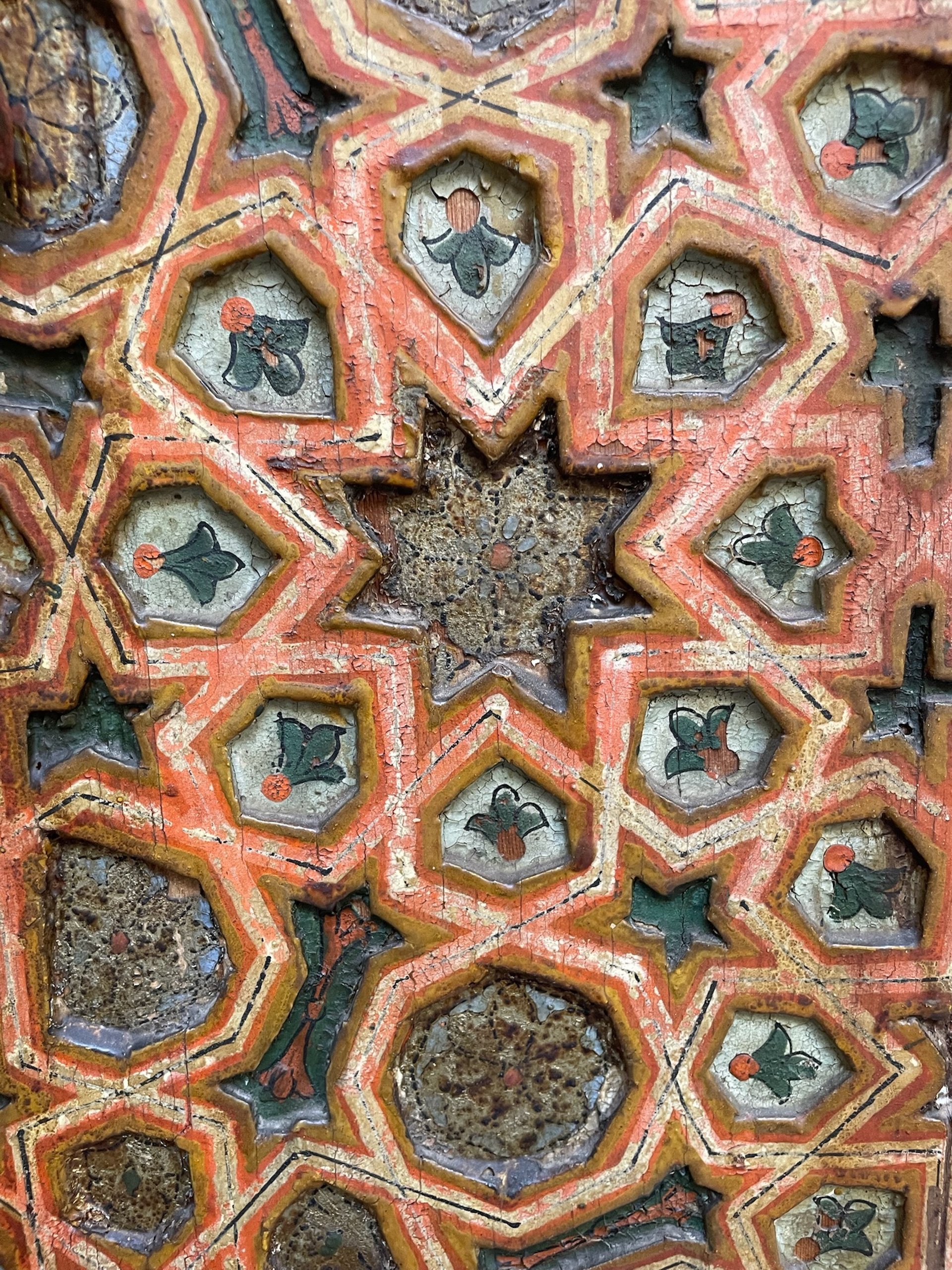 gray computer monitor