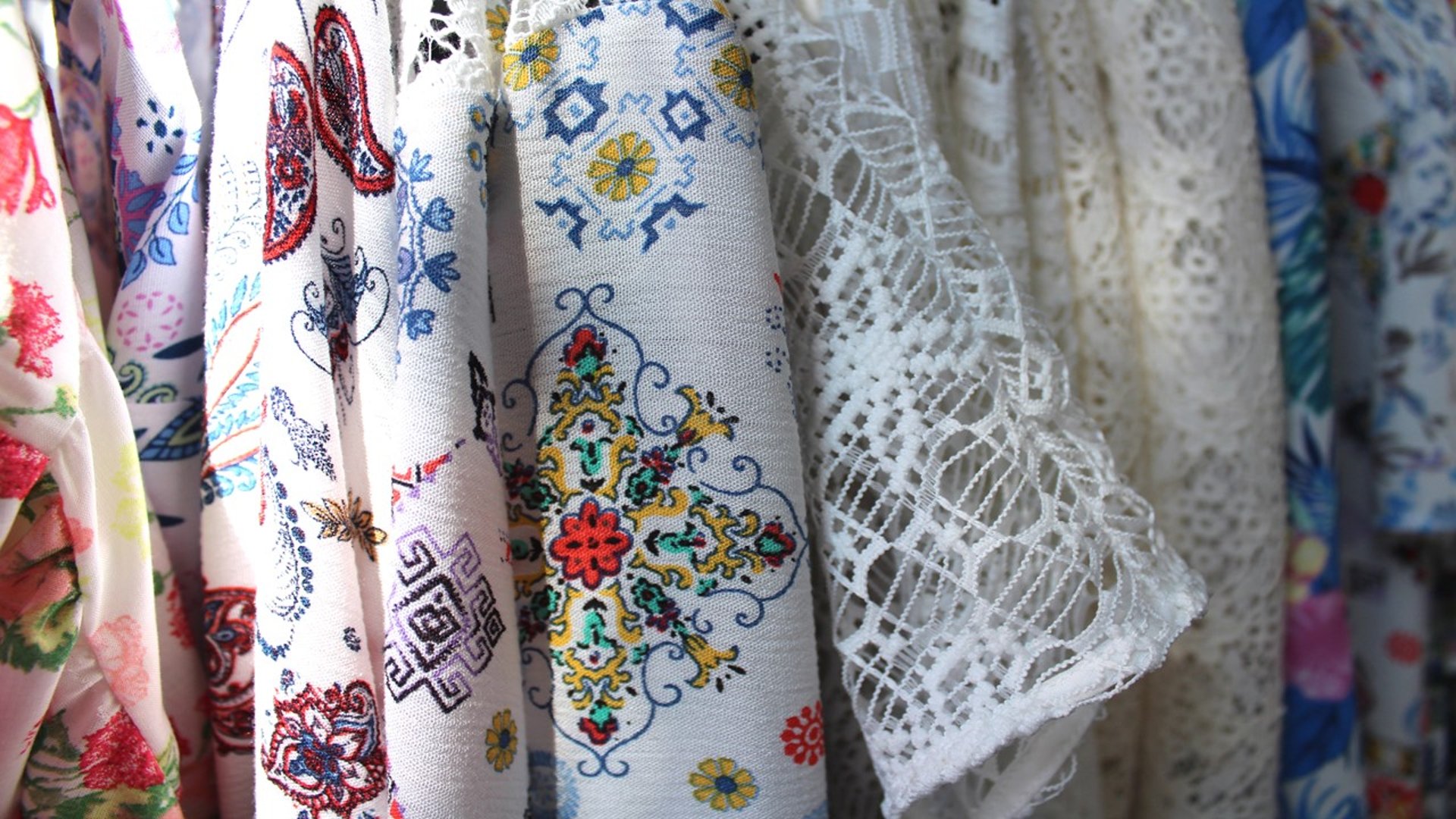 black and white bed linen