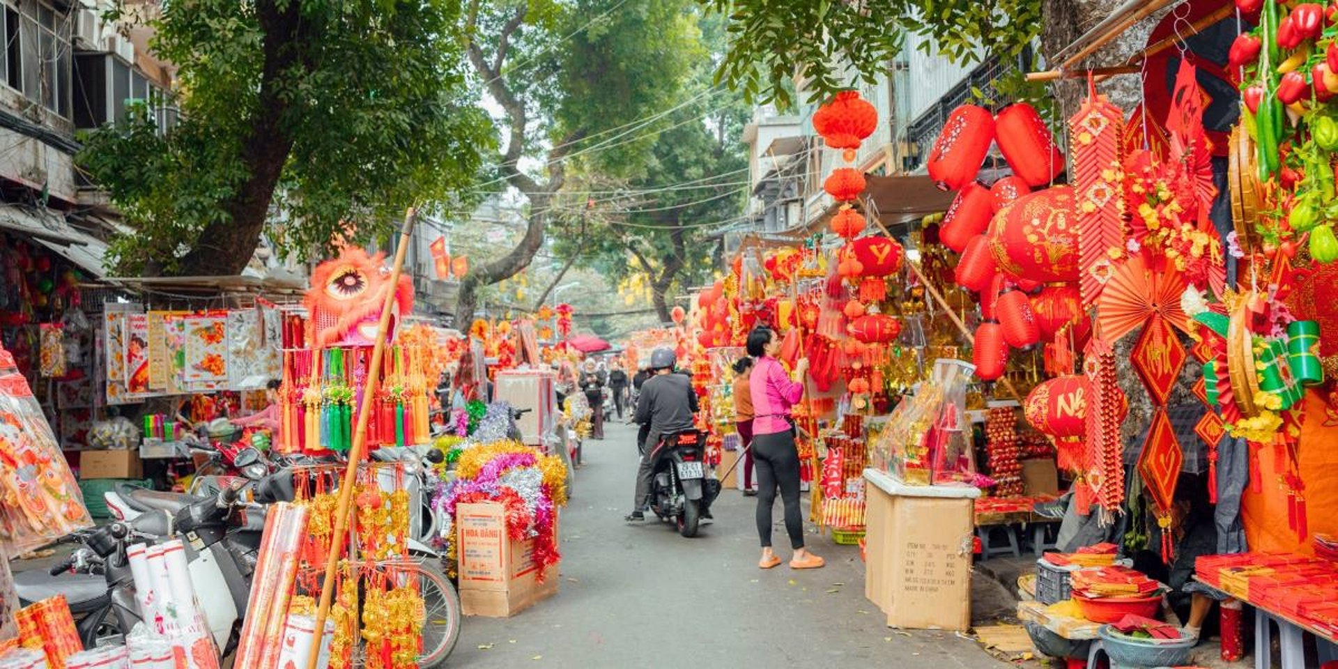 black blue and yellow textile