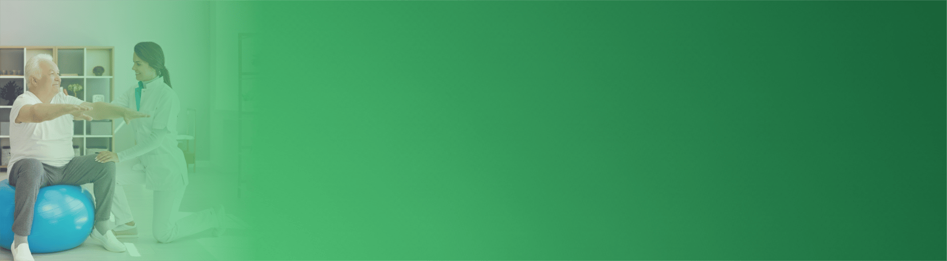 Sessão de fisioterapia geriátrica focada no bem-estar e autonomia de pacientes idosos.