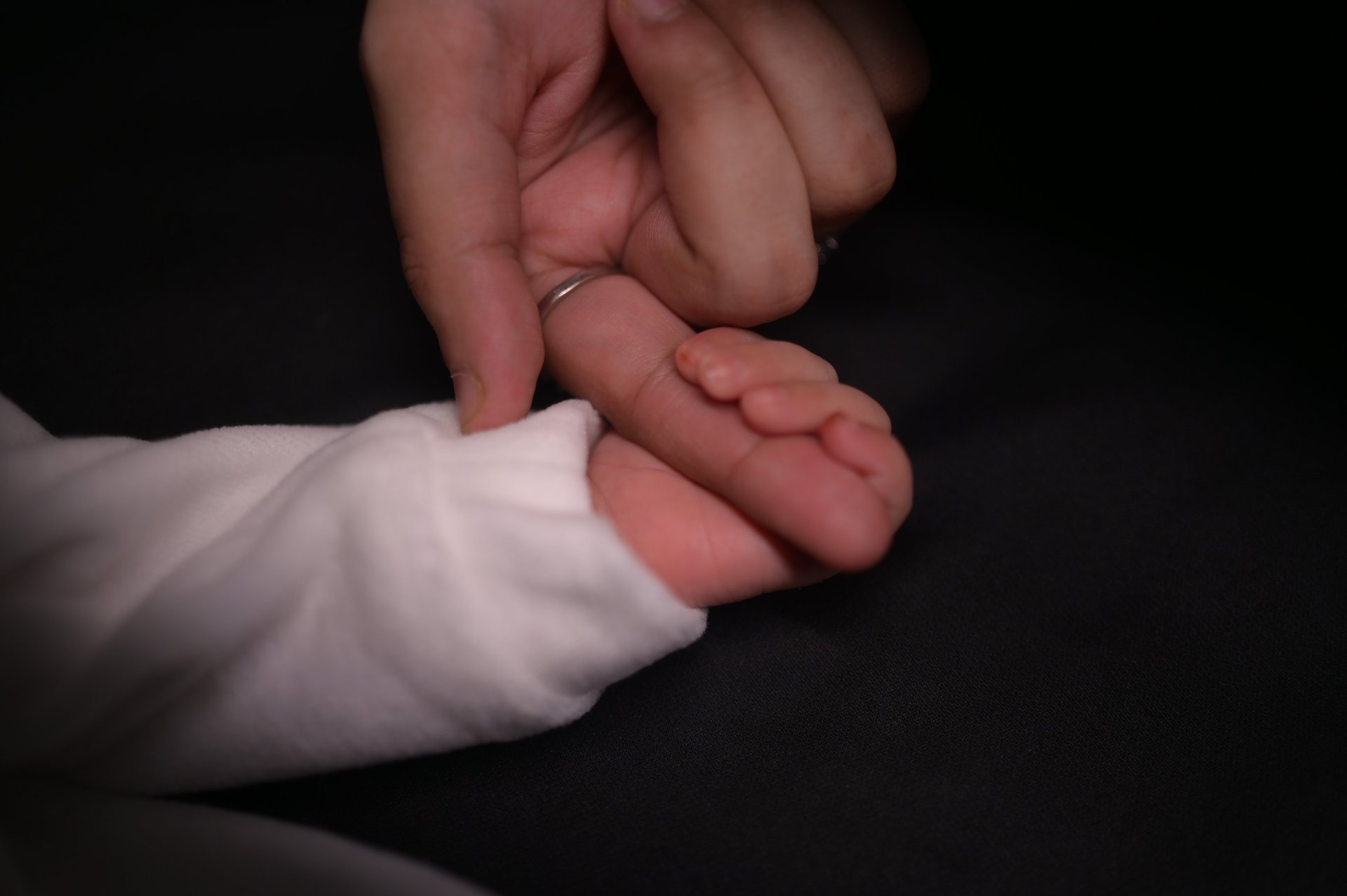 black and white bed linen