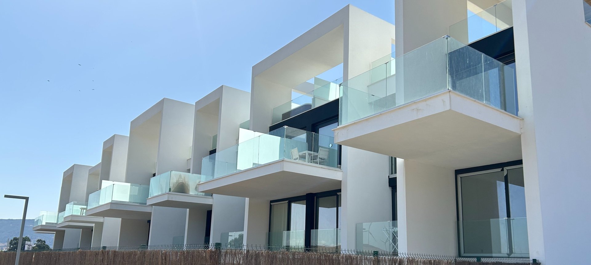 black and white bed linen