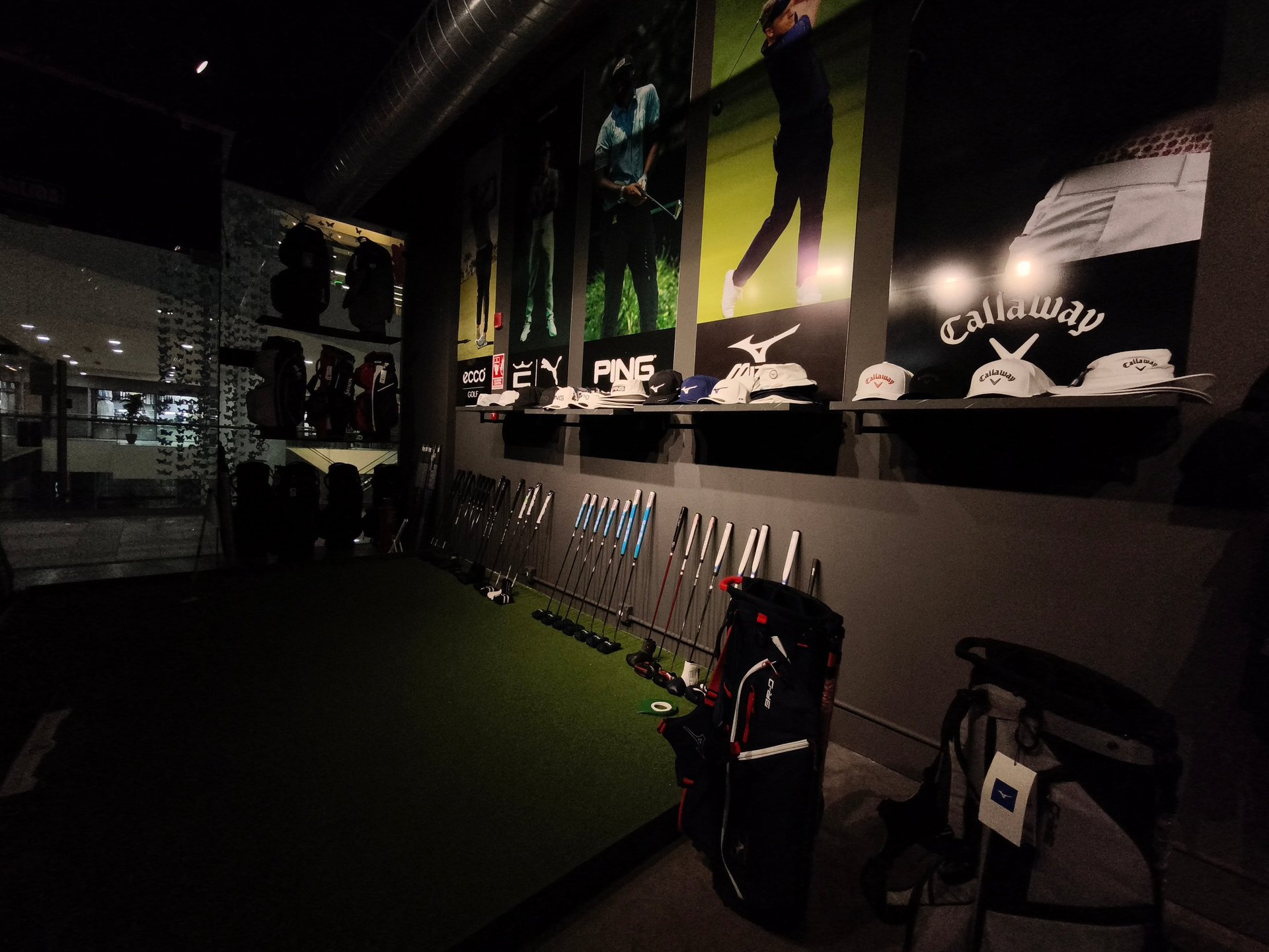 black and white bed linen