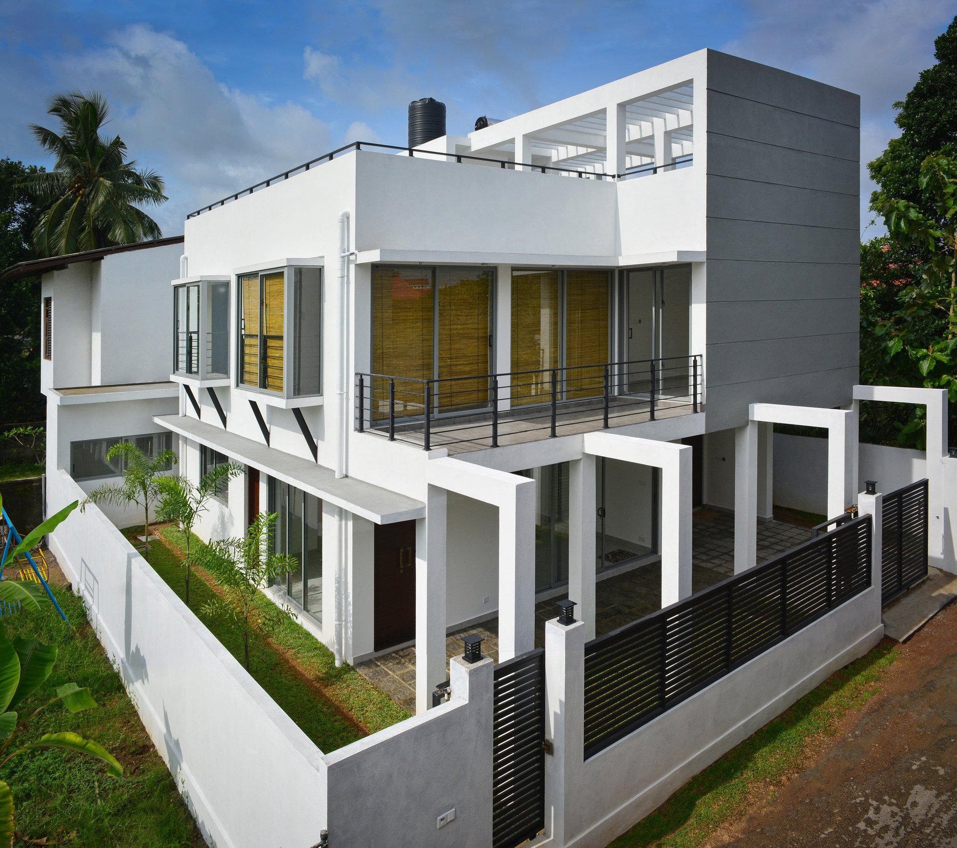 black and white bed linen