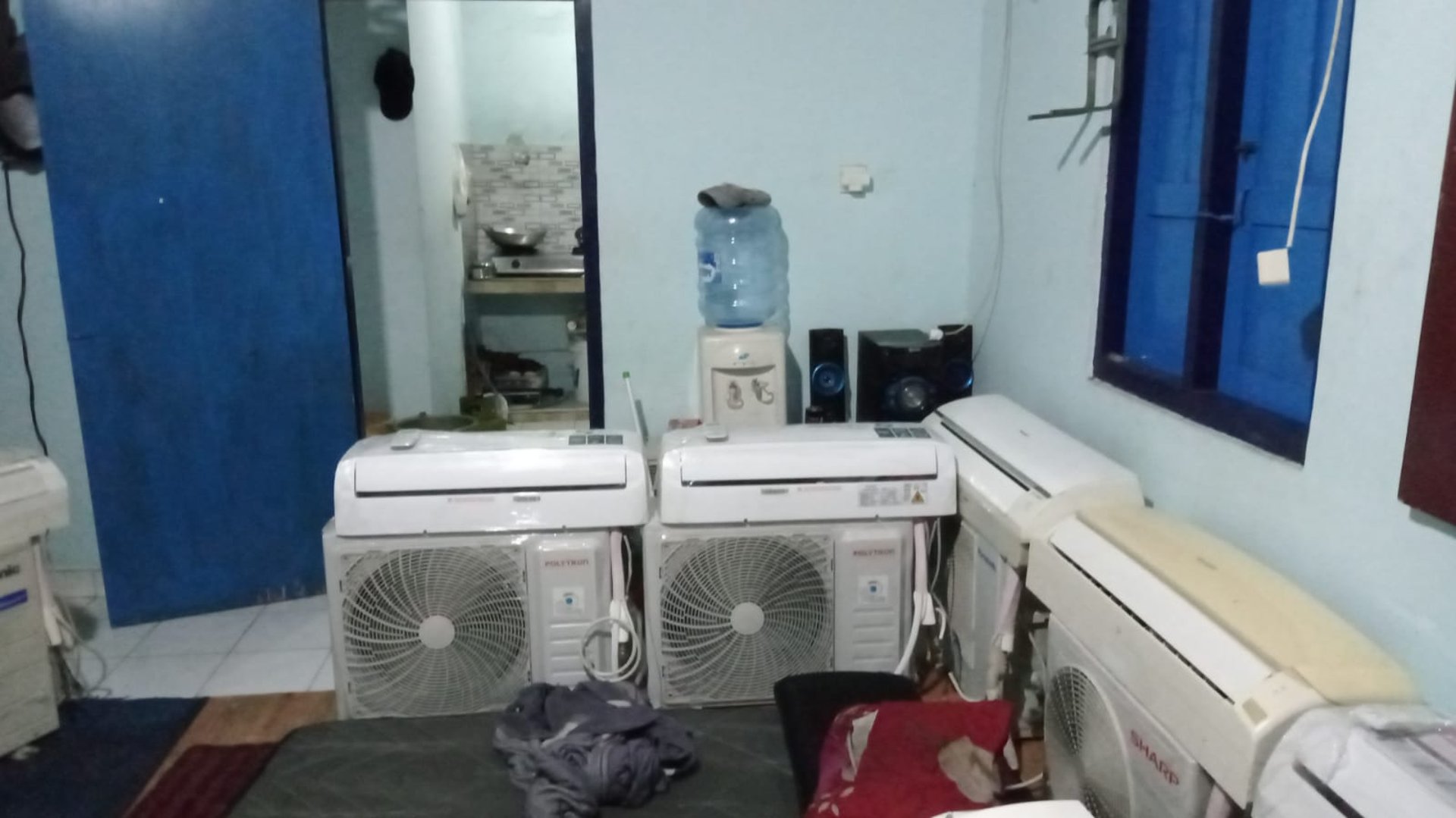 black and white bed linen