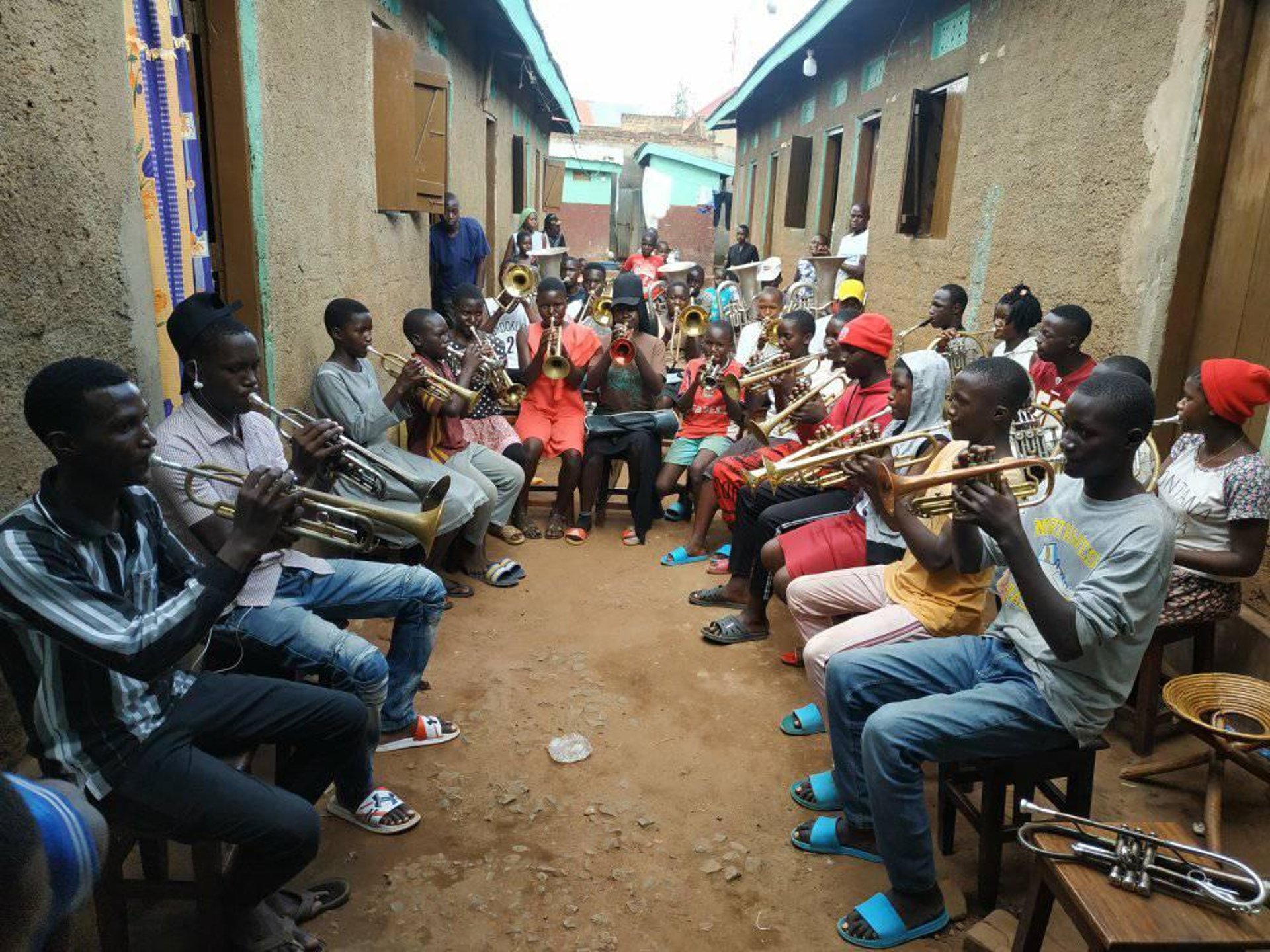 black and white bed linen