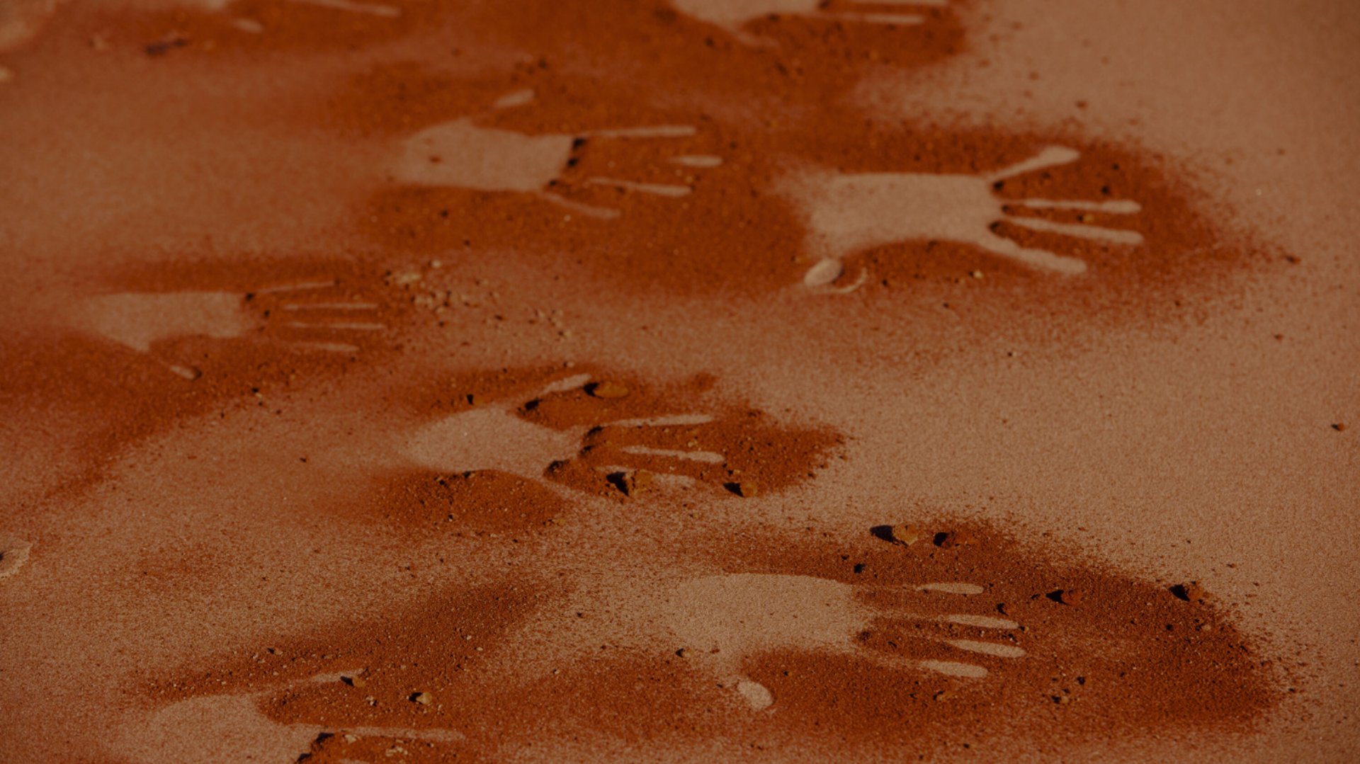 gray computer monitor