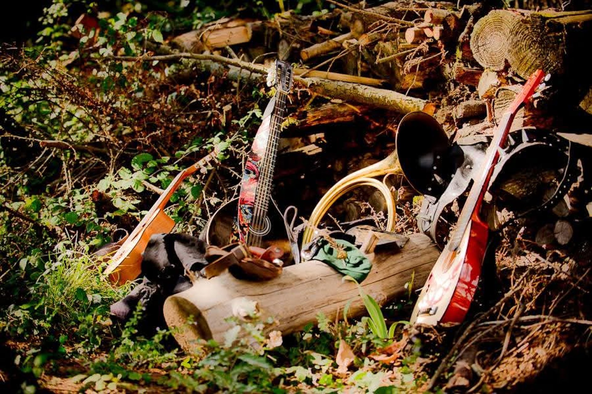 black and white bed linen