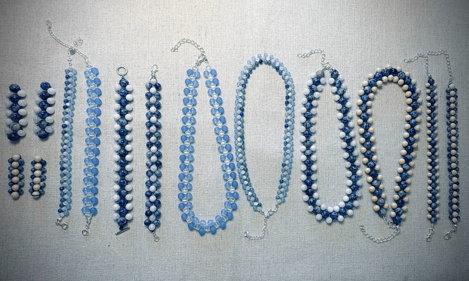 black and white bed linen