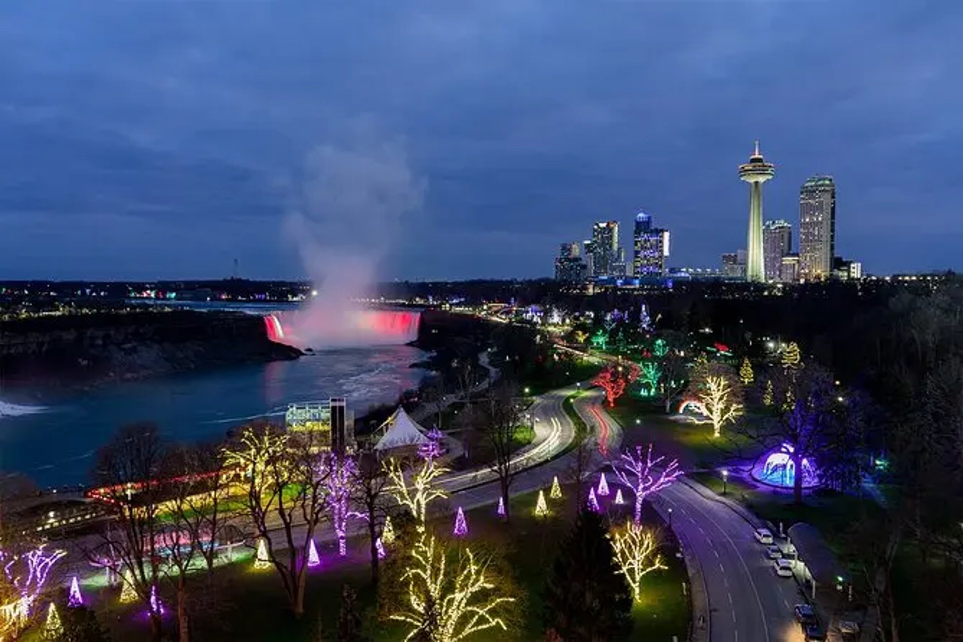 illuminated-horseshoe-niagara-falls-ontario-canadaVIREMONT CHAUFFUER GTA Ontorio