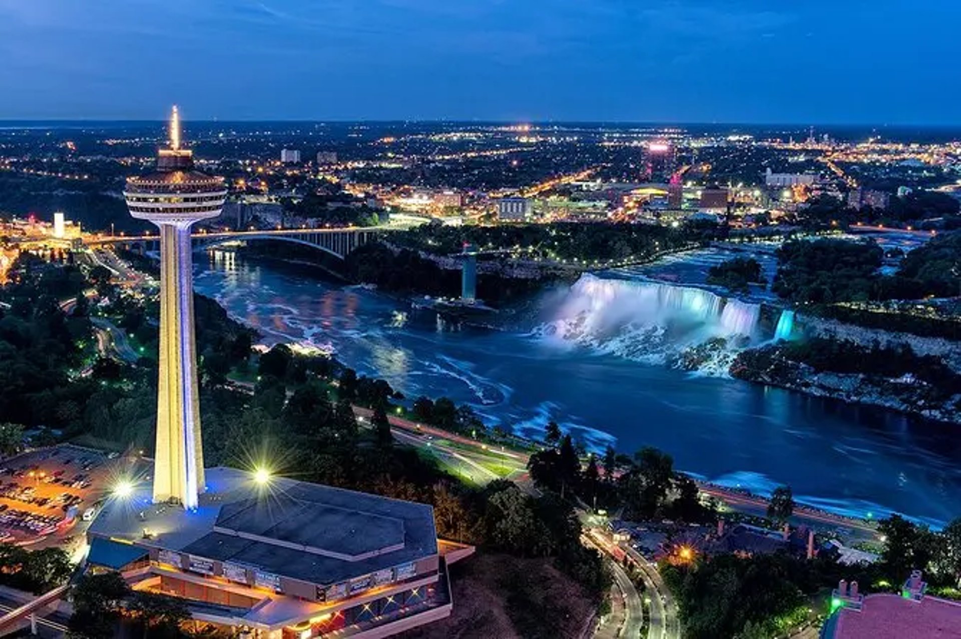 Luxury chauffeur service from Brampton to Niagara Falls