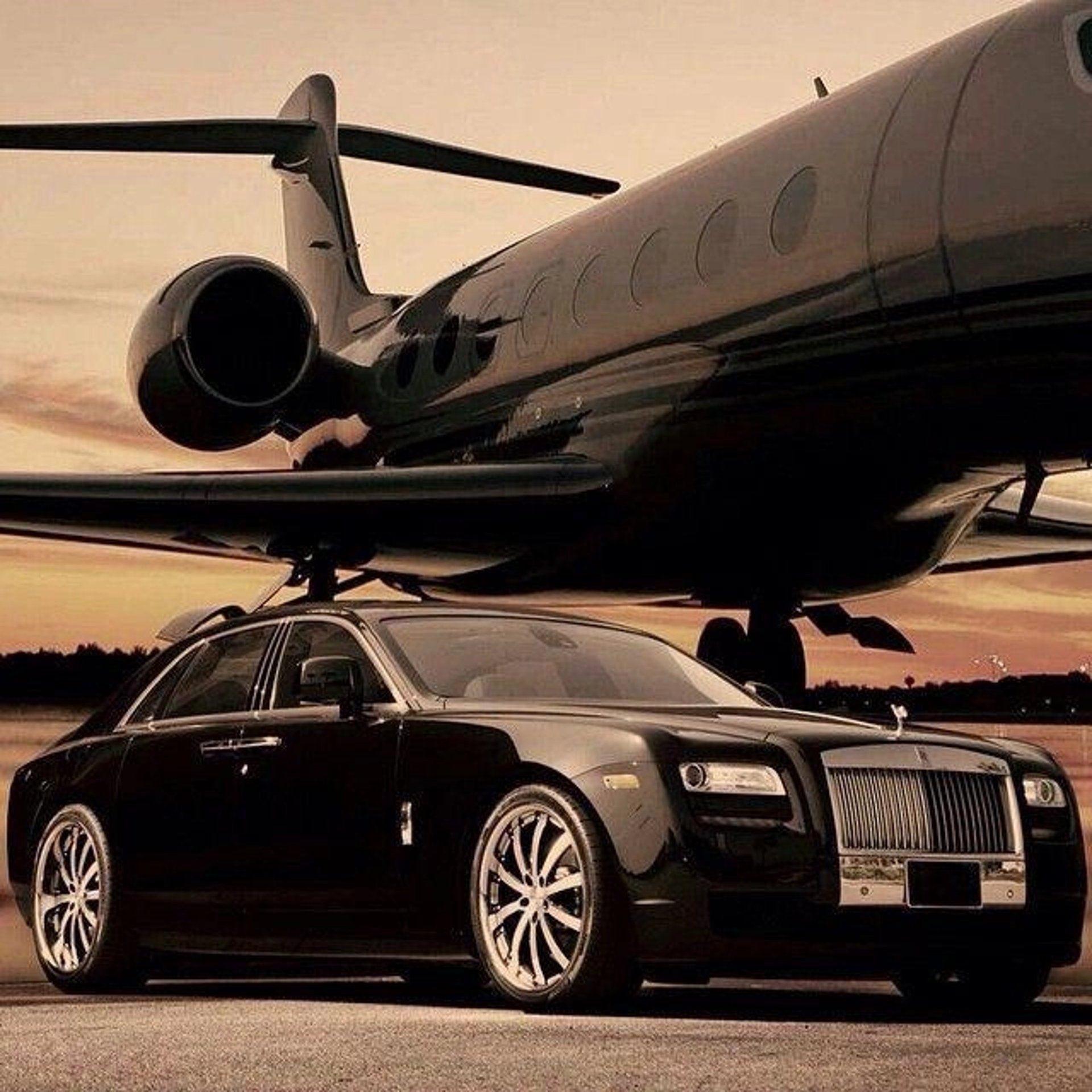 Luxury Toronto chauffeur service for airport transfers and private transportation
