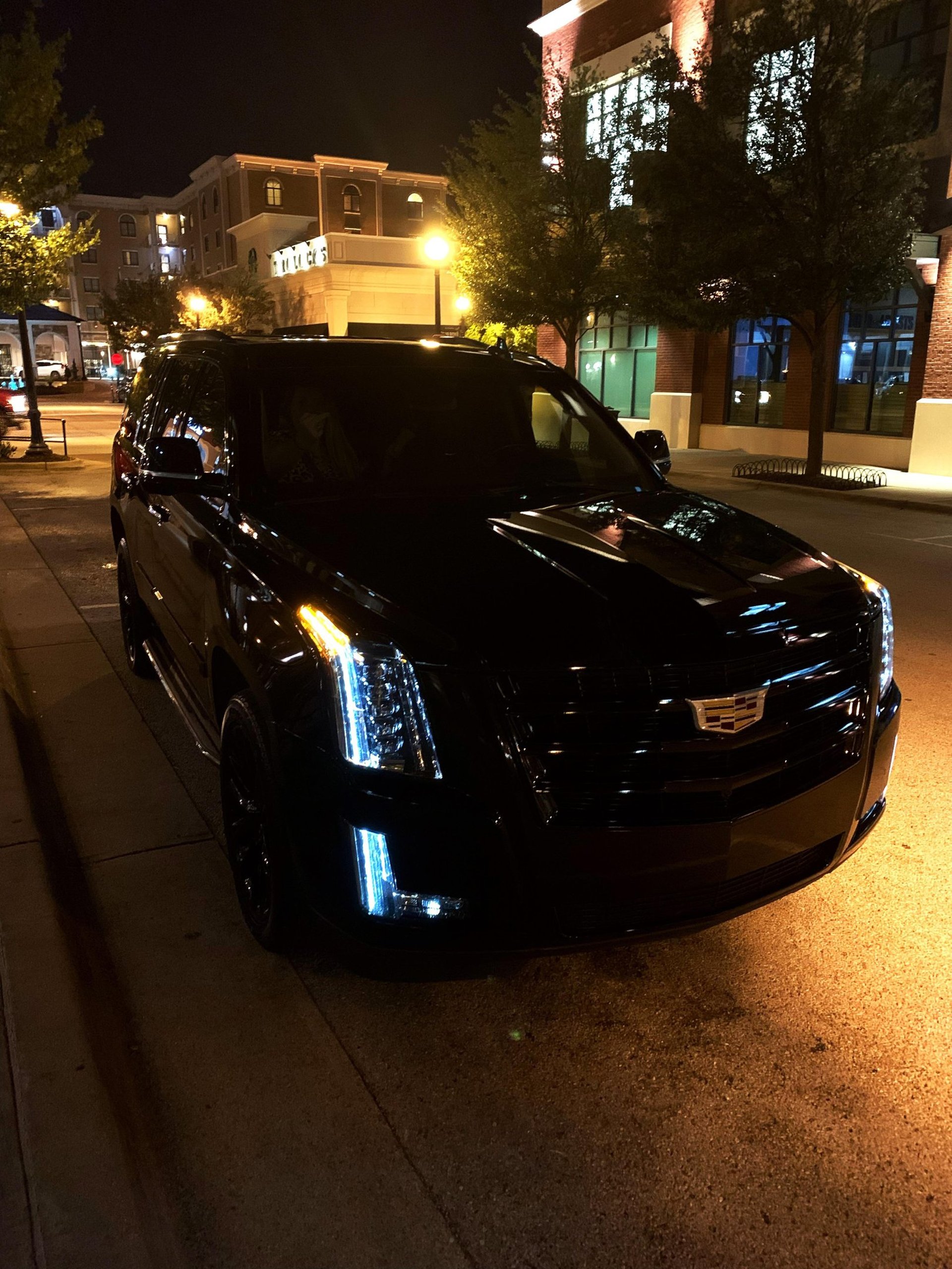 Cadillac Esclade luxury SUV Viremont Chauffeur GTA