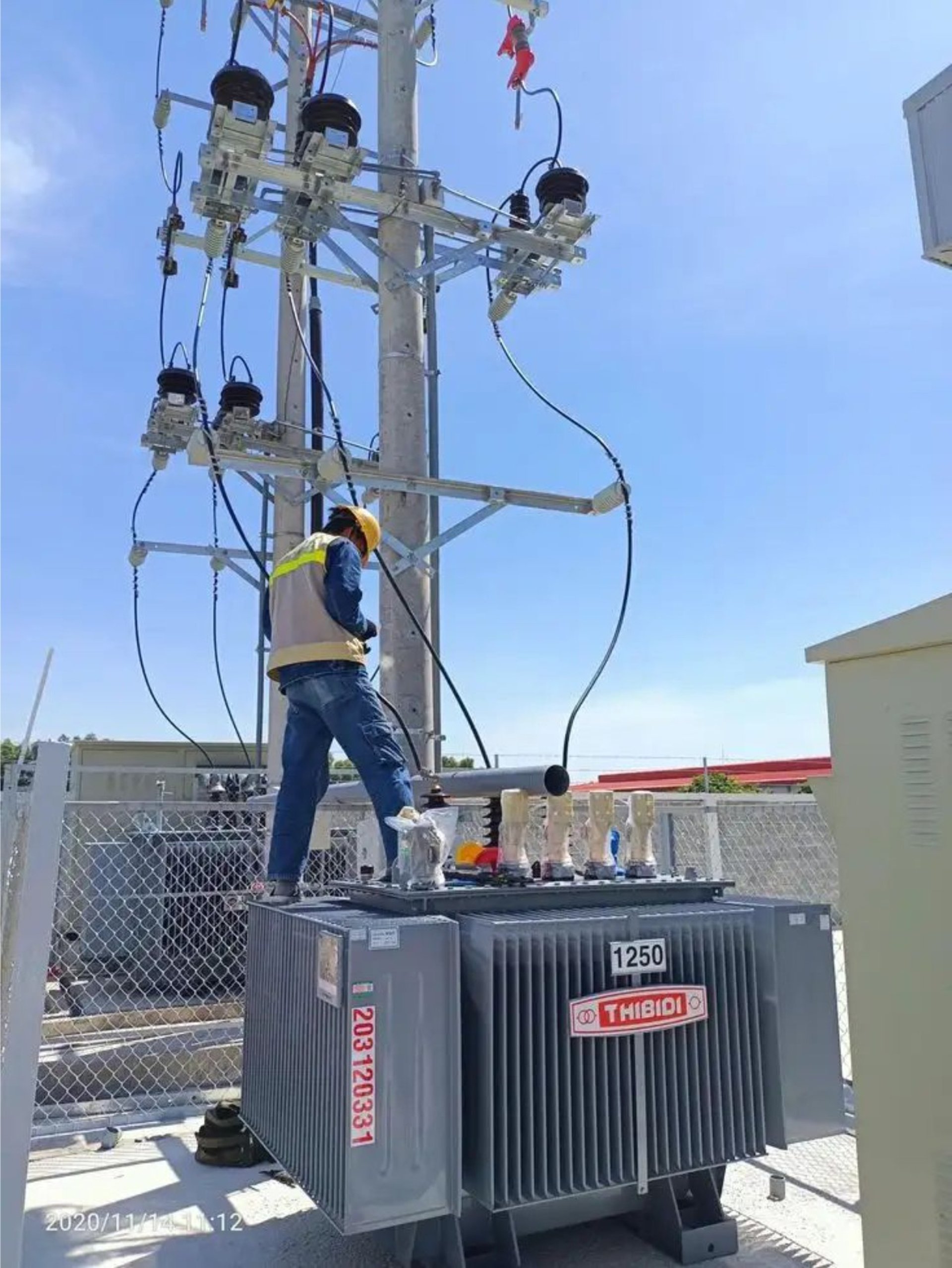 black and brown leather padded tub sofa