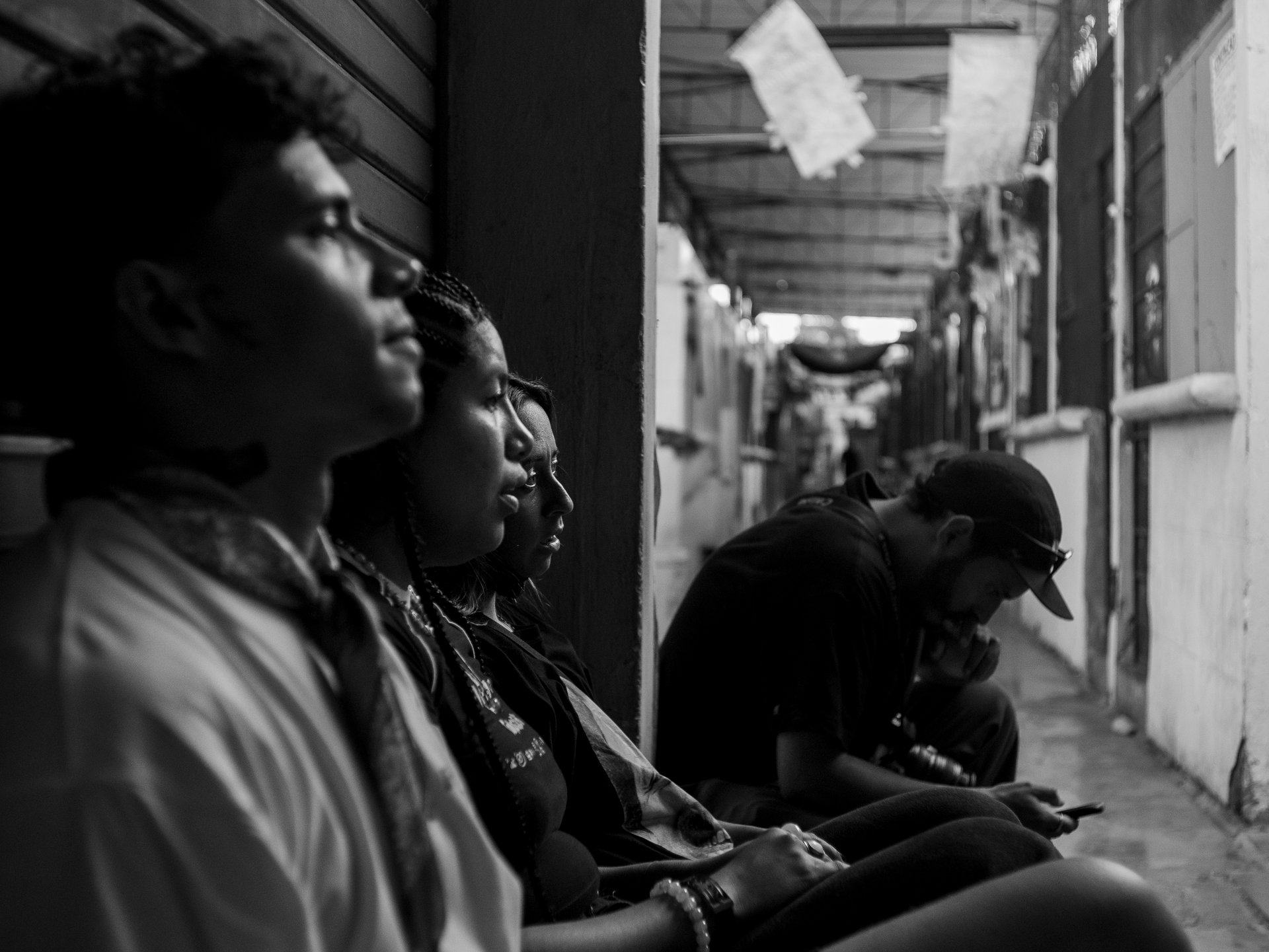 black and white bed linen