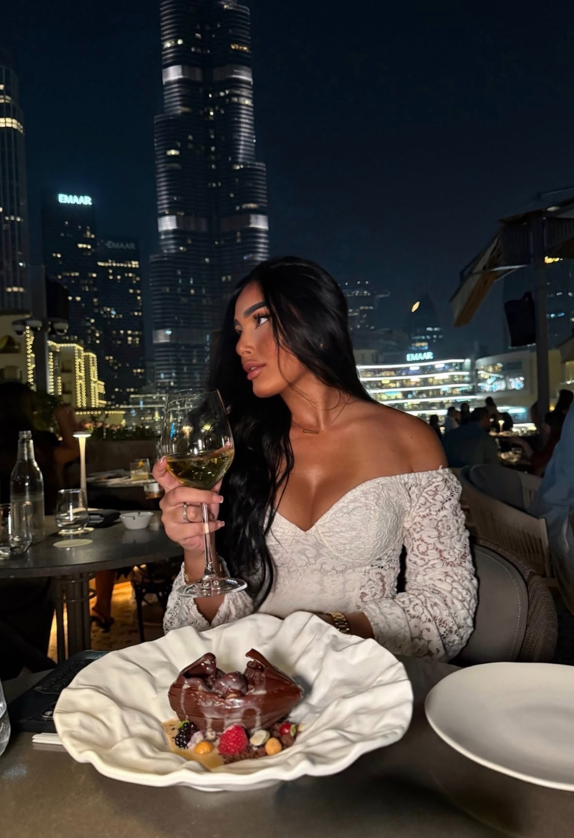 black and white bed linen