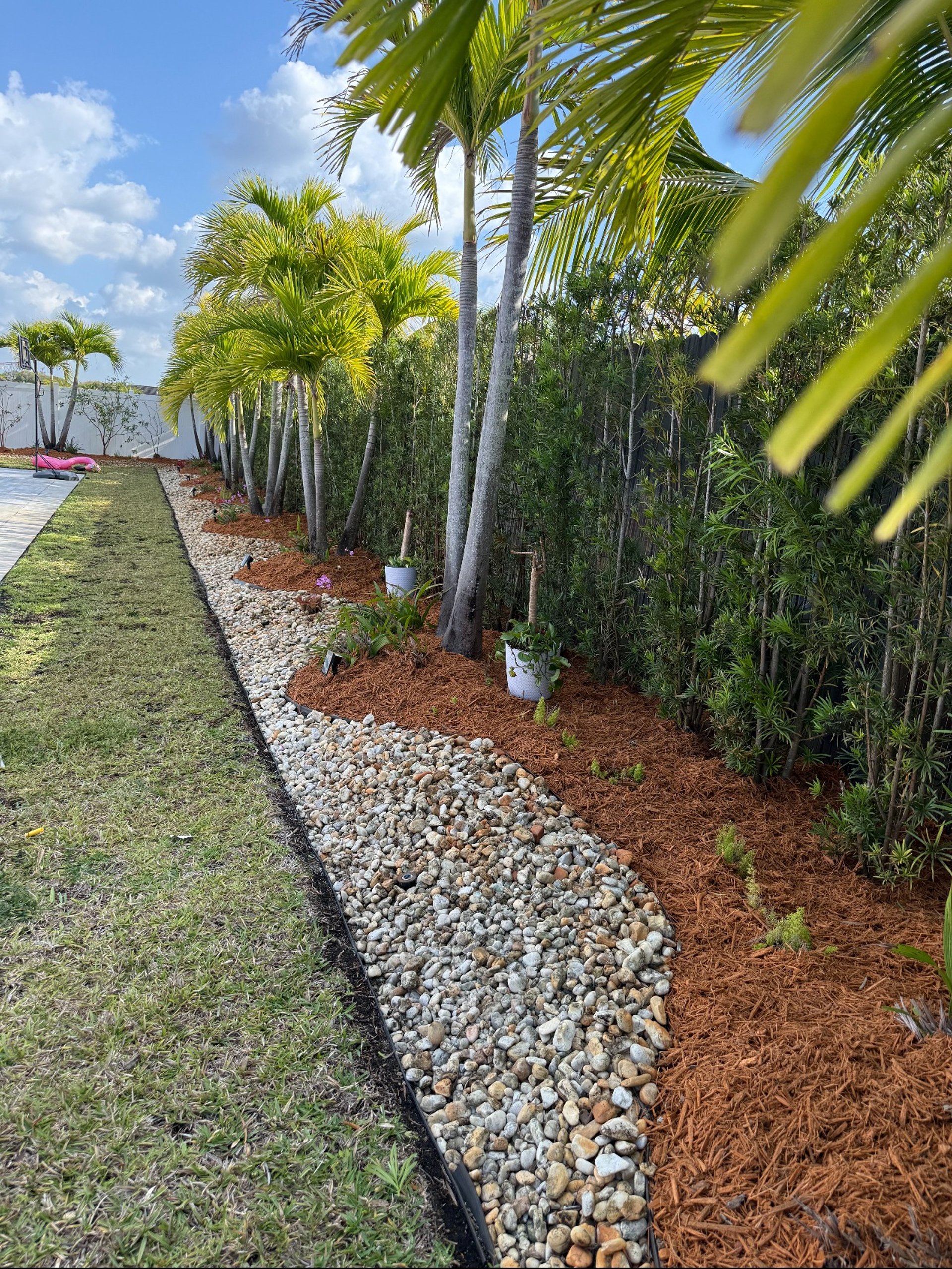 black and white bed linen