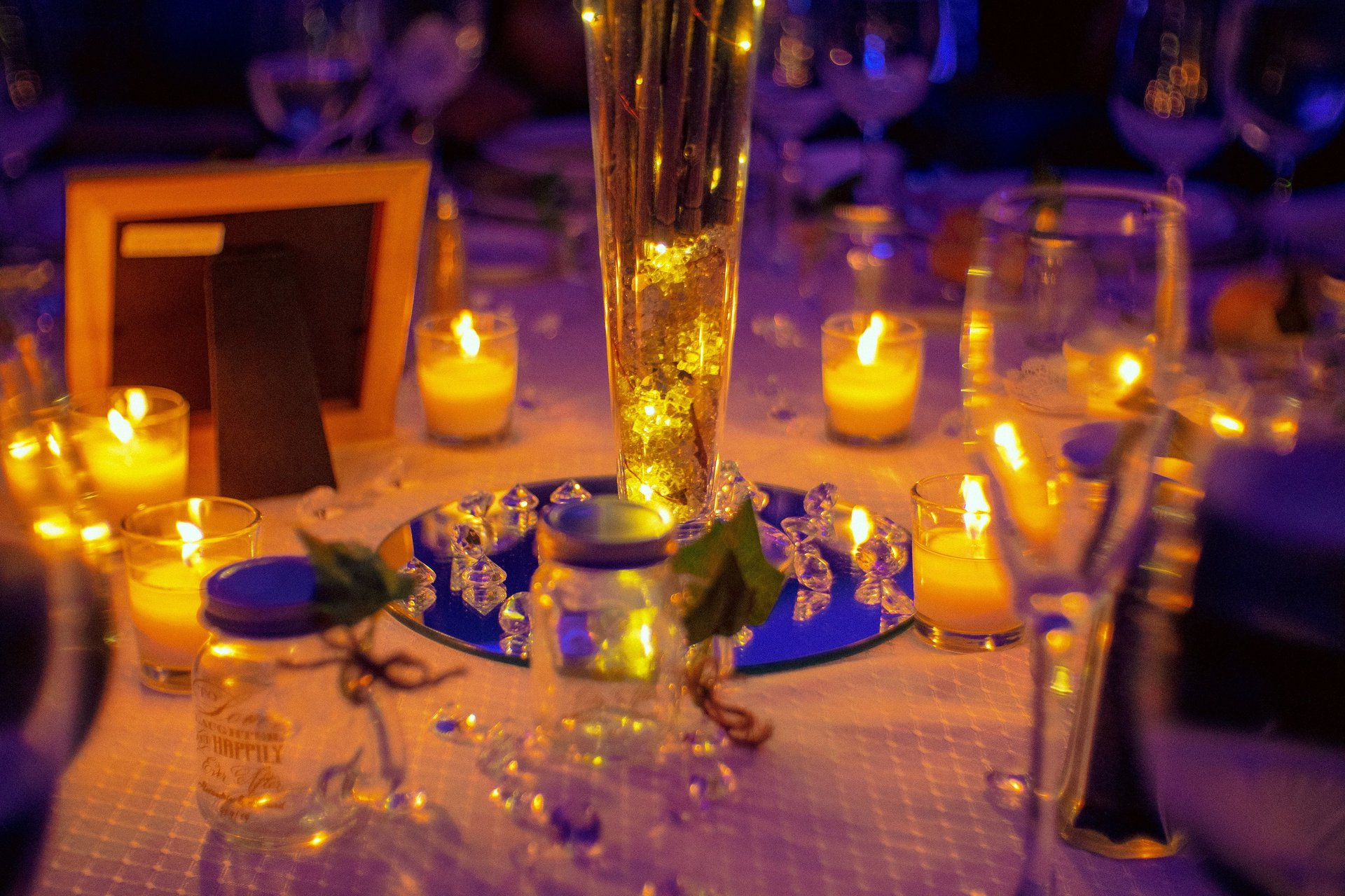 gray computer monitor