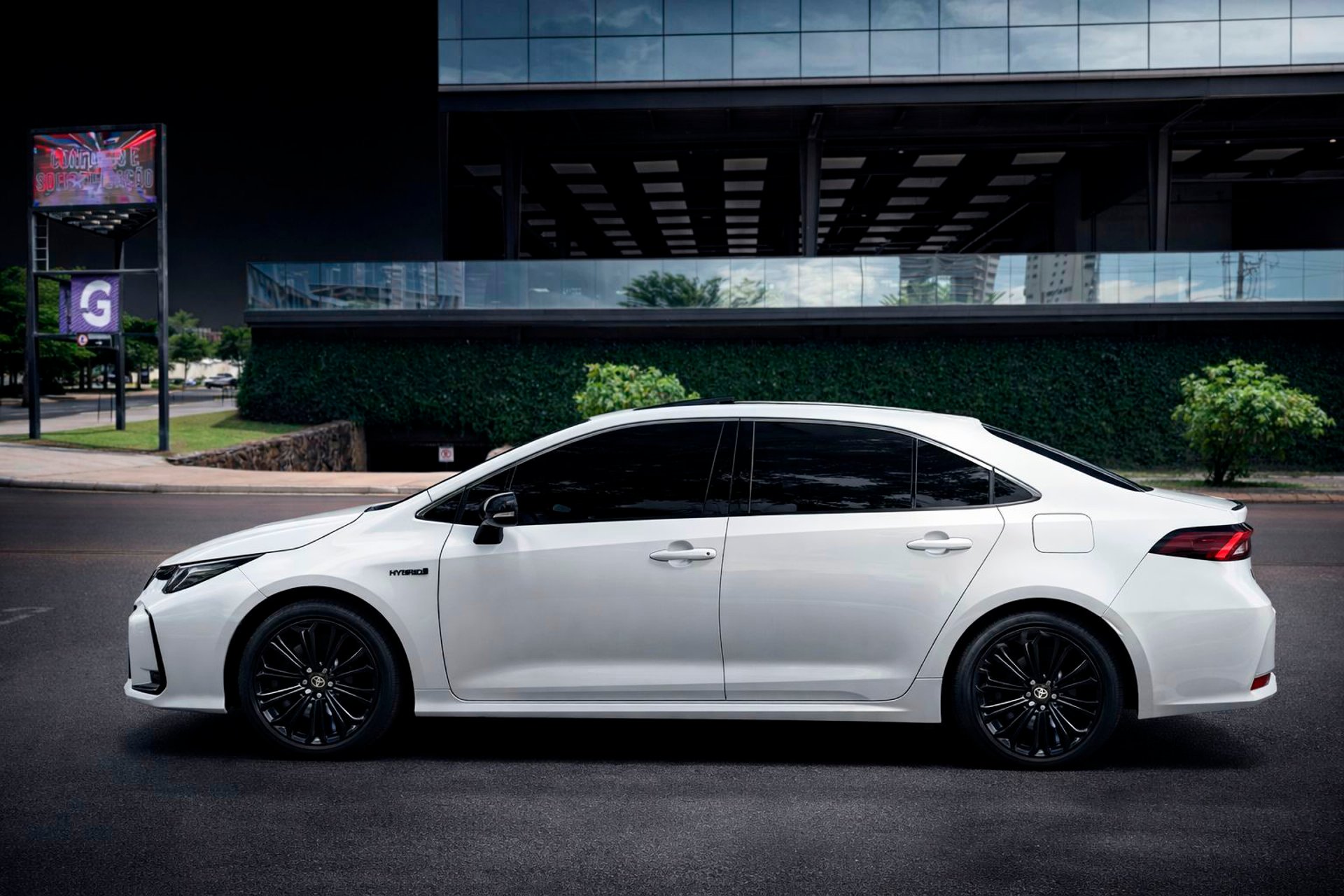 black and brown leather padded tub sofa
